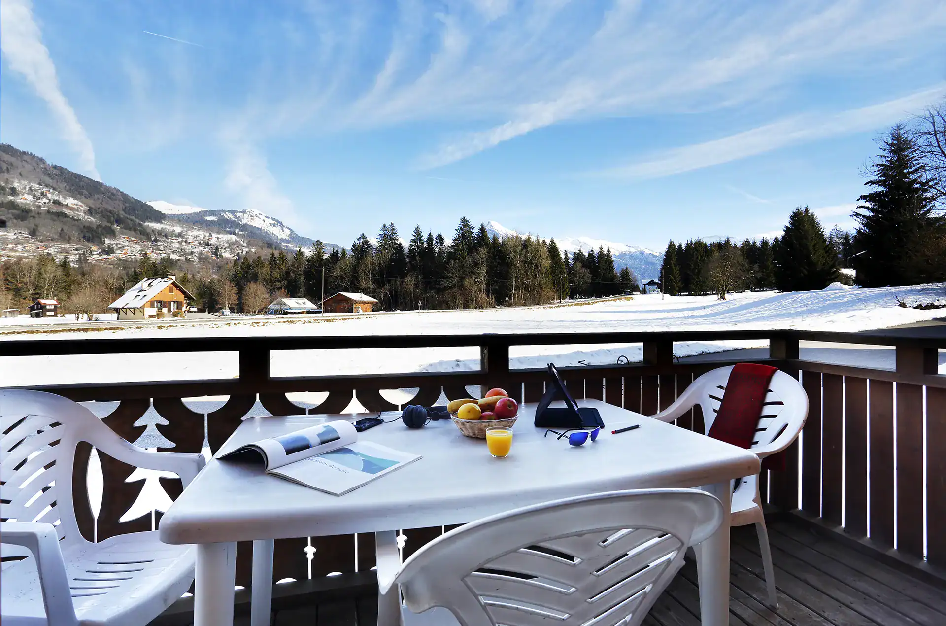 Example of a terrace at the Goélia Les Chalets du Bois de Champelle holiday residence in Morillon