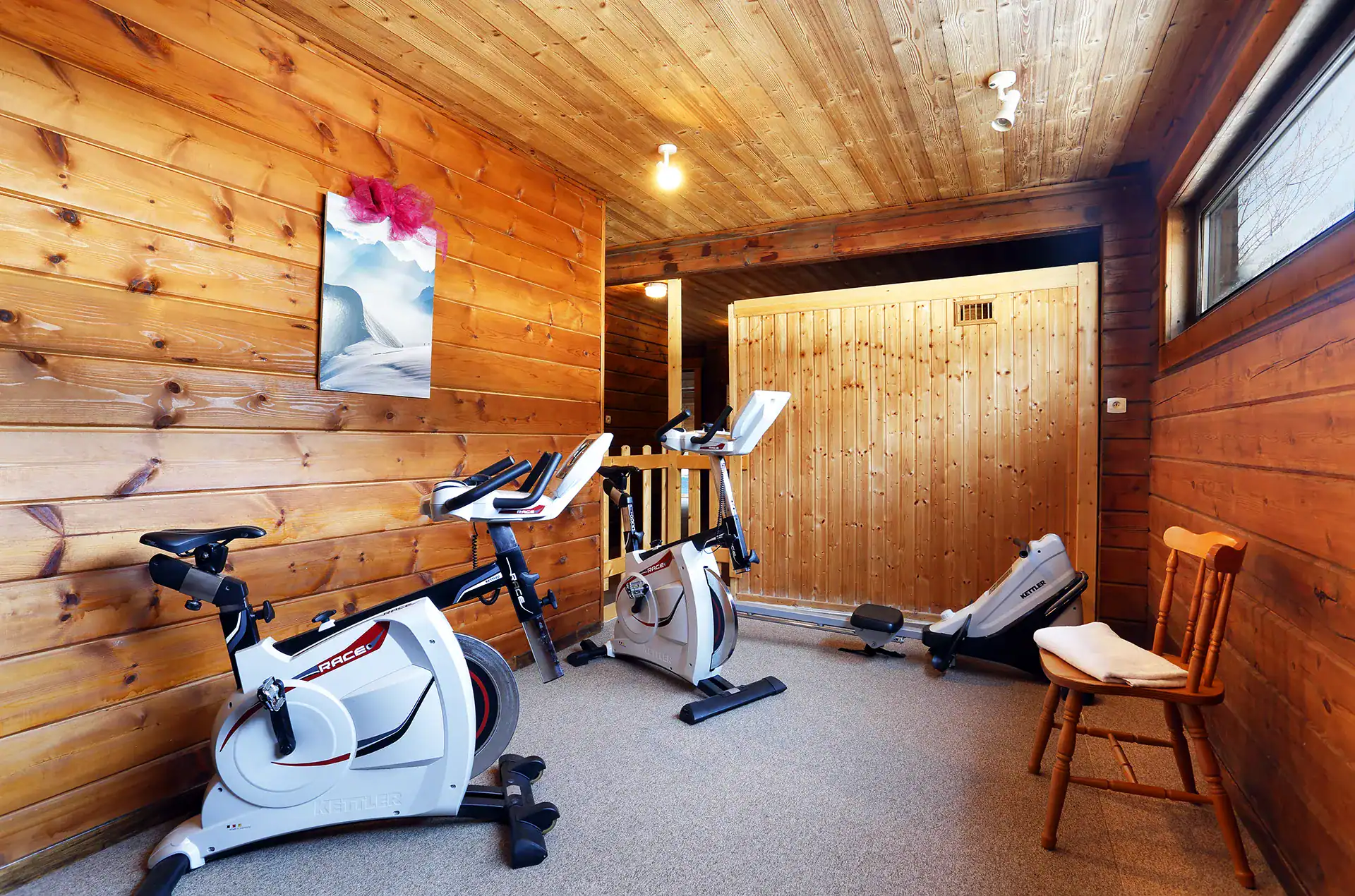 Fitness room at the Goélia holiday residence Les Chalets du Bois de Champelle in Morillon 