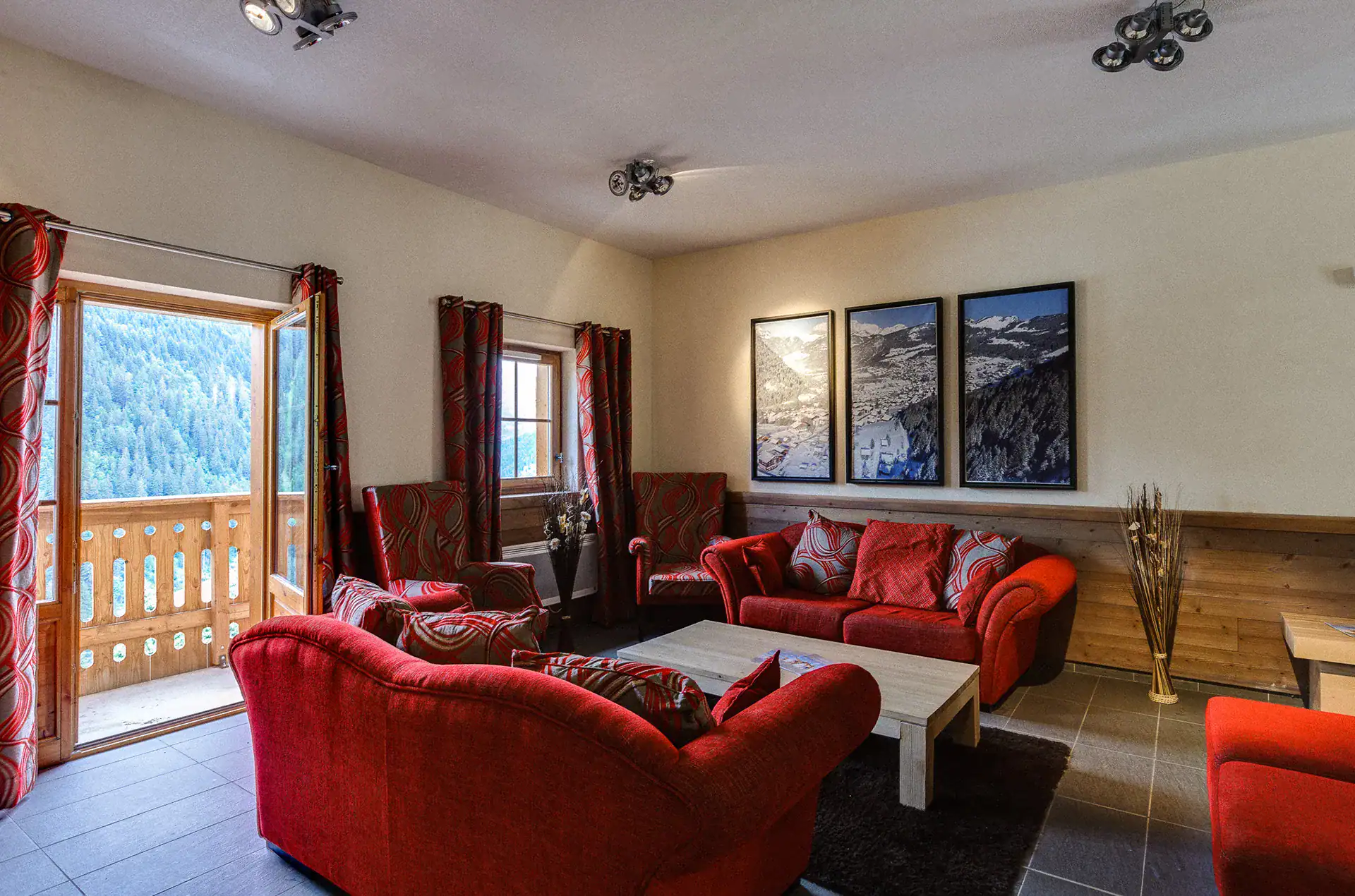 Réception de la résidence de vacances Goélia Le Grand Lodge à Châtel