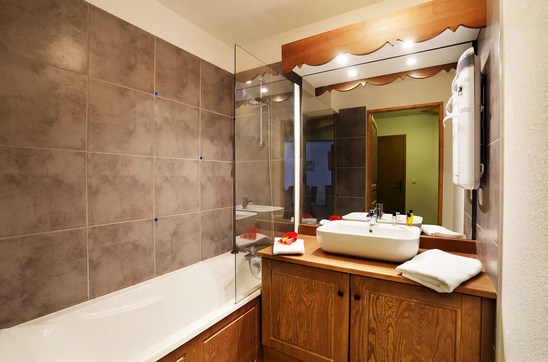 Example of a bathroom at the Goélia Le Grand Ermitage holiday residence in Châtel