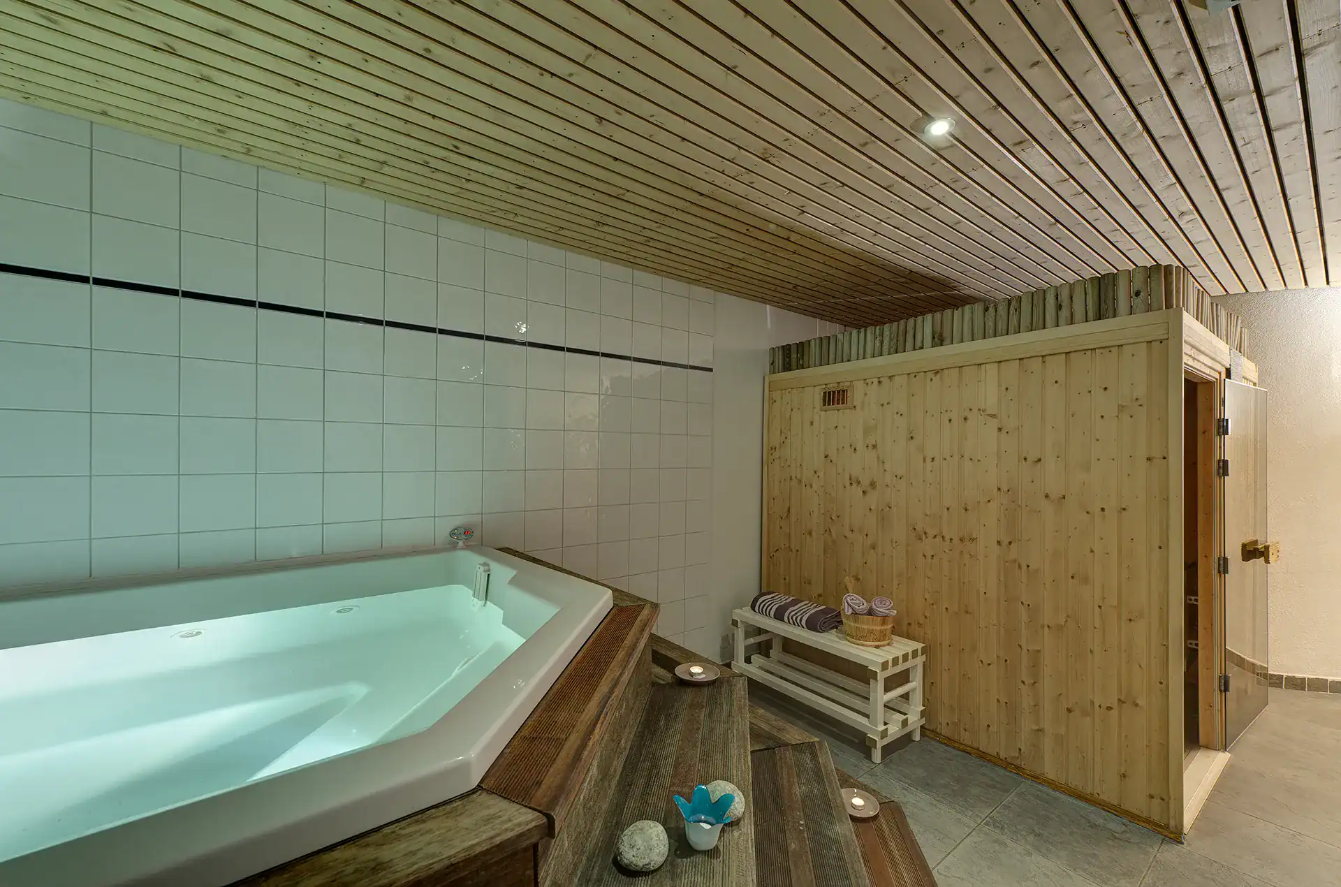 Bain à remous de la résidence de vacances Goélia Le Nevez aux Contamines-Montjoie