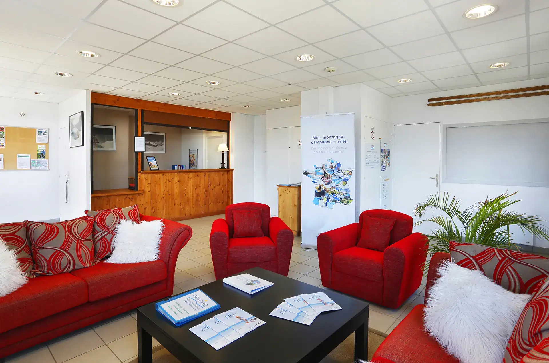 Reception at the Goélia Les Chalets des Cimes holiday residence in La Toussuire