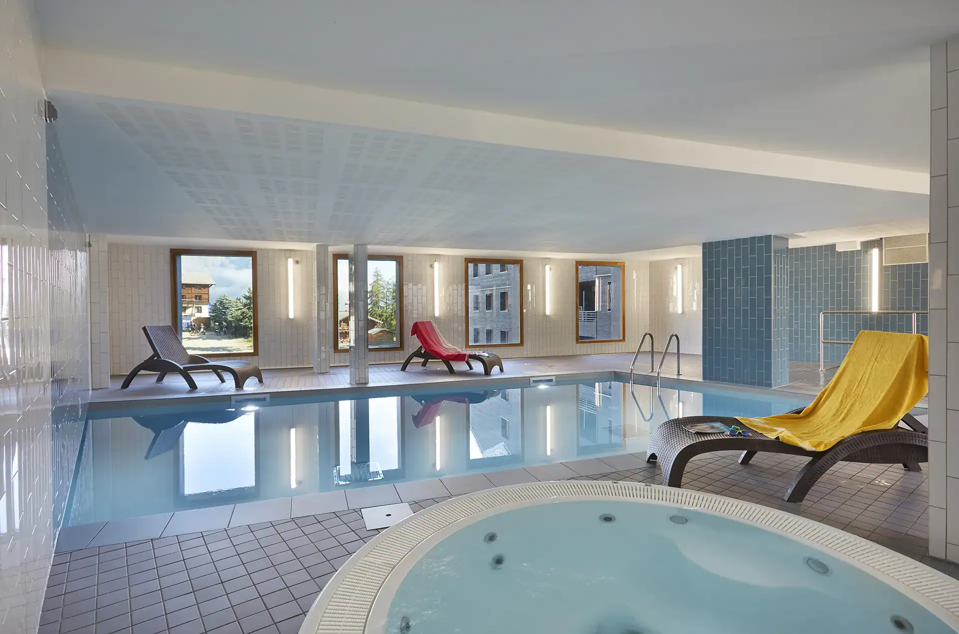Heated indoor swimming-pool at the Goélia Le Hameau holiday residence in Les Deux Alpes