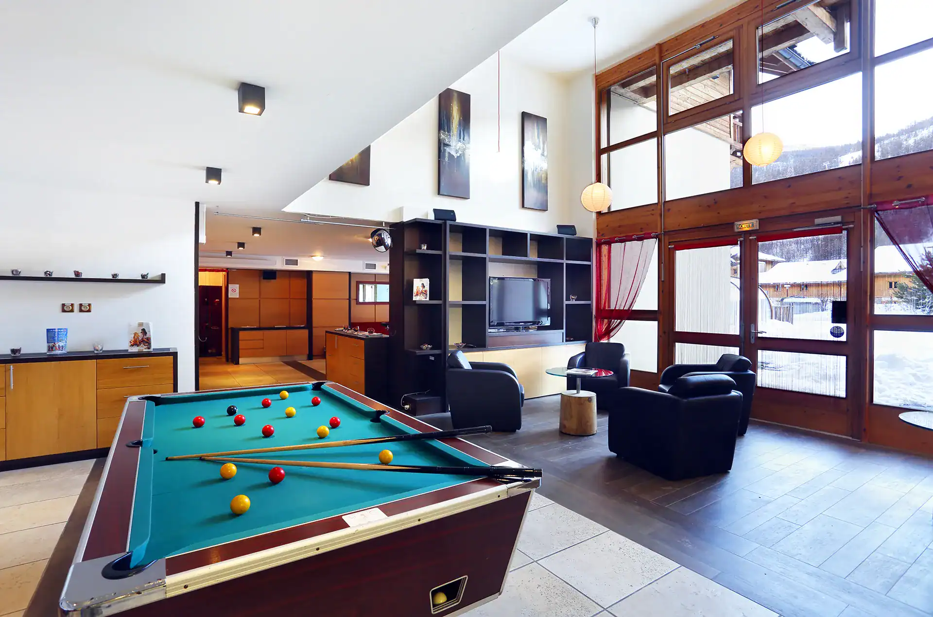 Billiards area at the Goélia L'Adret holiday residence in Serre-Chevalier