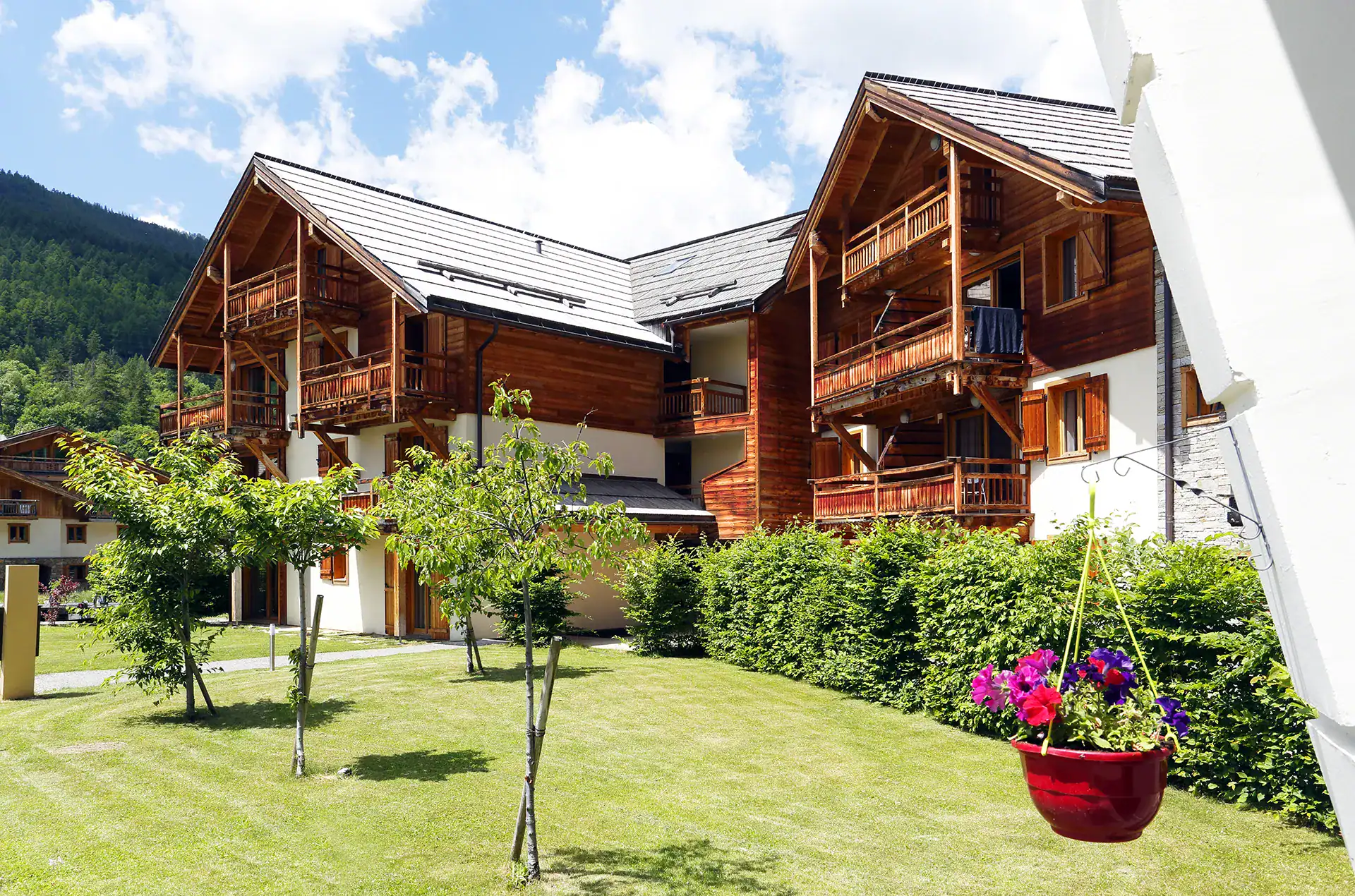 La résidence de vacances Goélia L'Adret à Serre-Chevalier