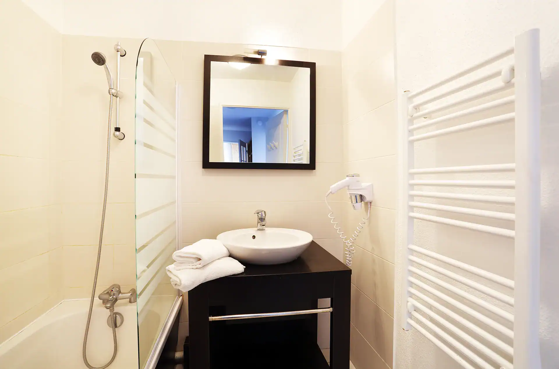 Example of a bathroom of the Goélia L'Aigle Bleu holiday residence in Serre-Chevalier