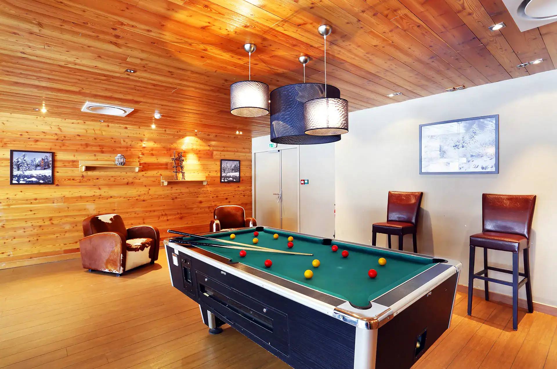 Billard area at the Goélia L'Aigle Bleu holiday residence in Serre-Chevalier