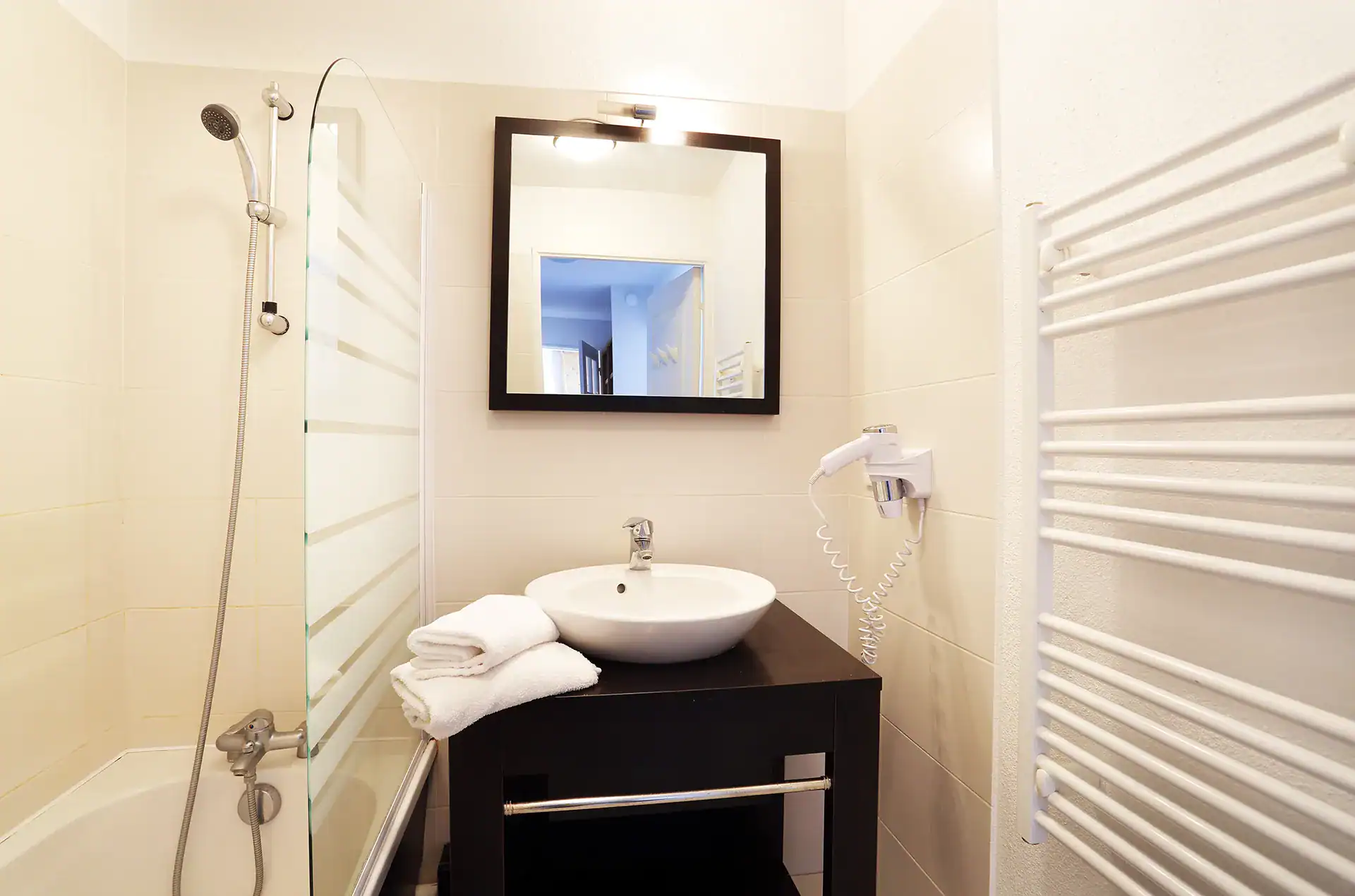 Example of a bathroom of the Goélia L'Aigle Bleu holiday residence in Serre-Chevalier