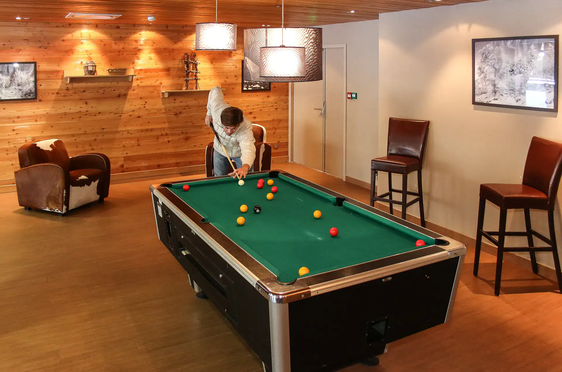 Billard at the Goelia L'Aigle bleu holiday residence in Serre-Chevalier