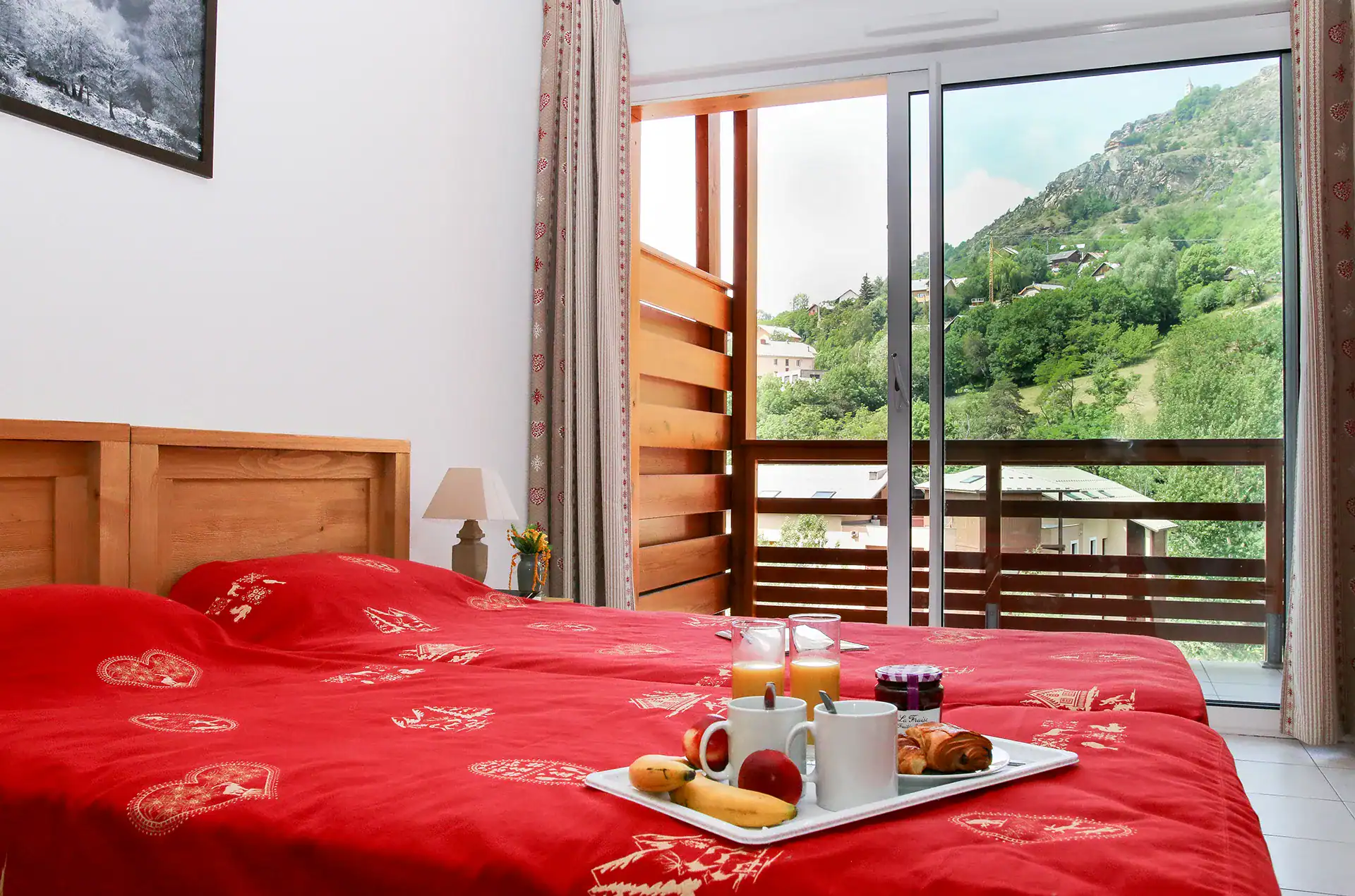 A room at the Goélia L'Aigle Bleu holiday residence in Serre Chevalier