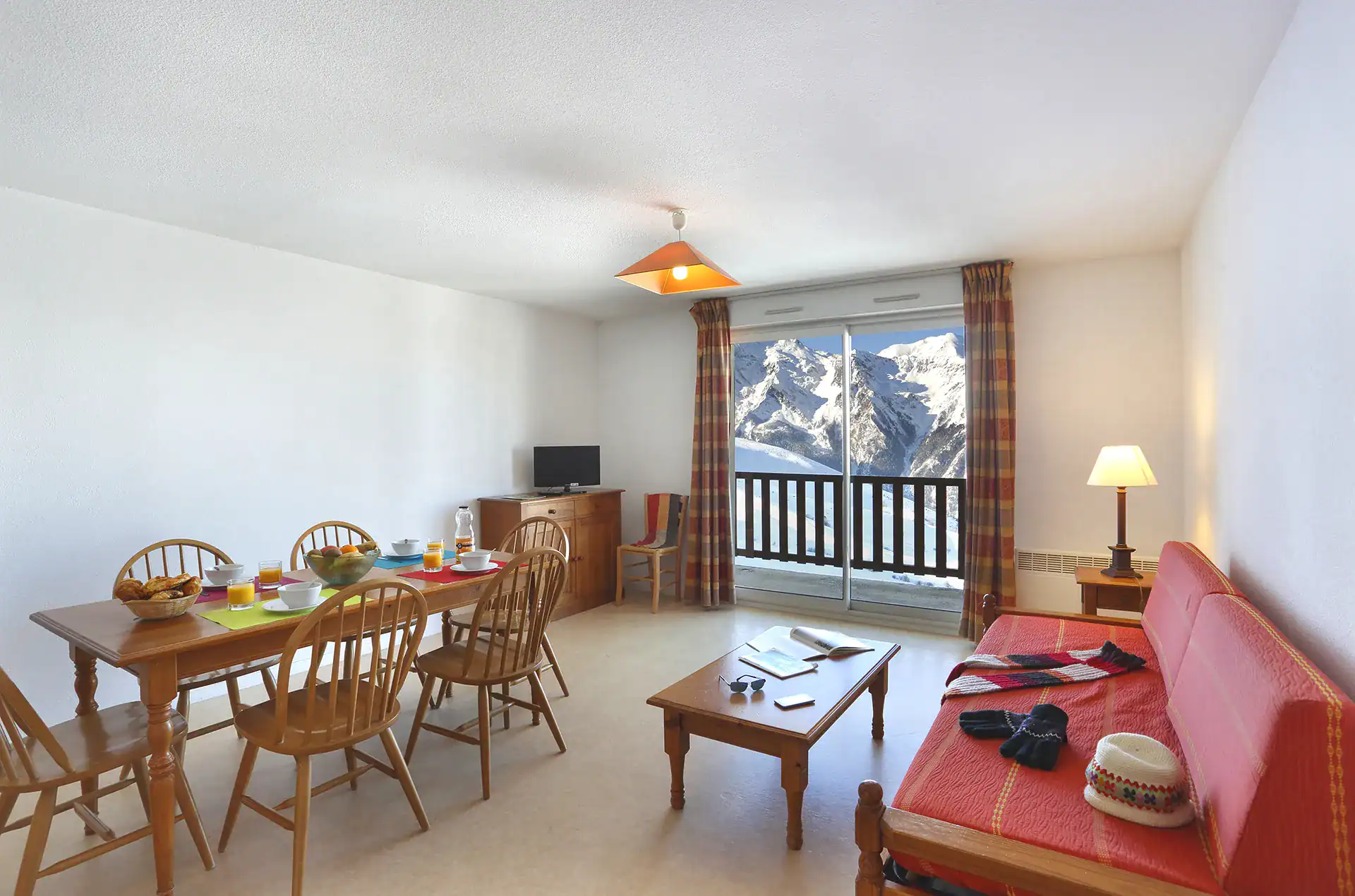 Example of an interior of an accomodation at the Goelia Royal Peyragudes holiday residence in Peyragudes