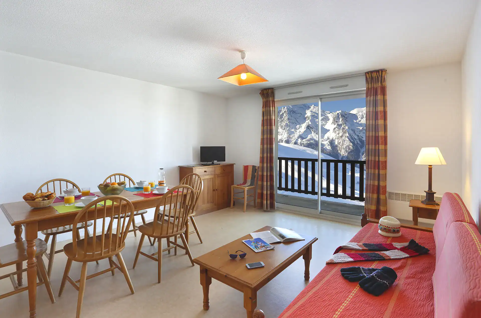 Example of an interior of an accomodation at the Goelia Royal Peyragudes holiday residence in Peyragudes