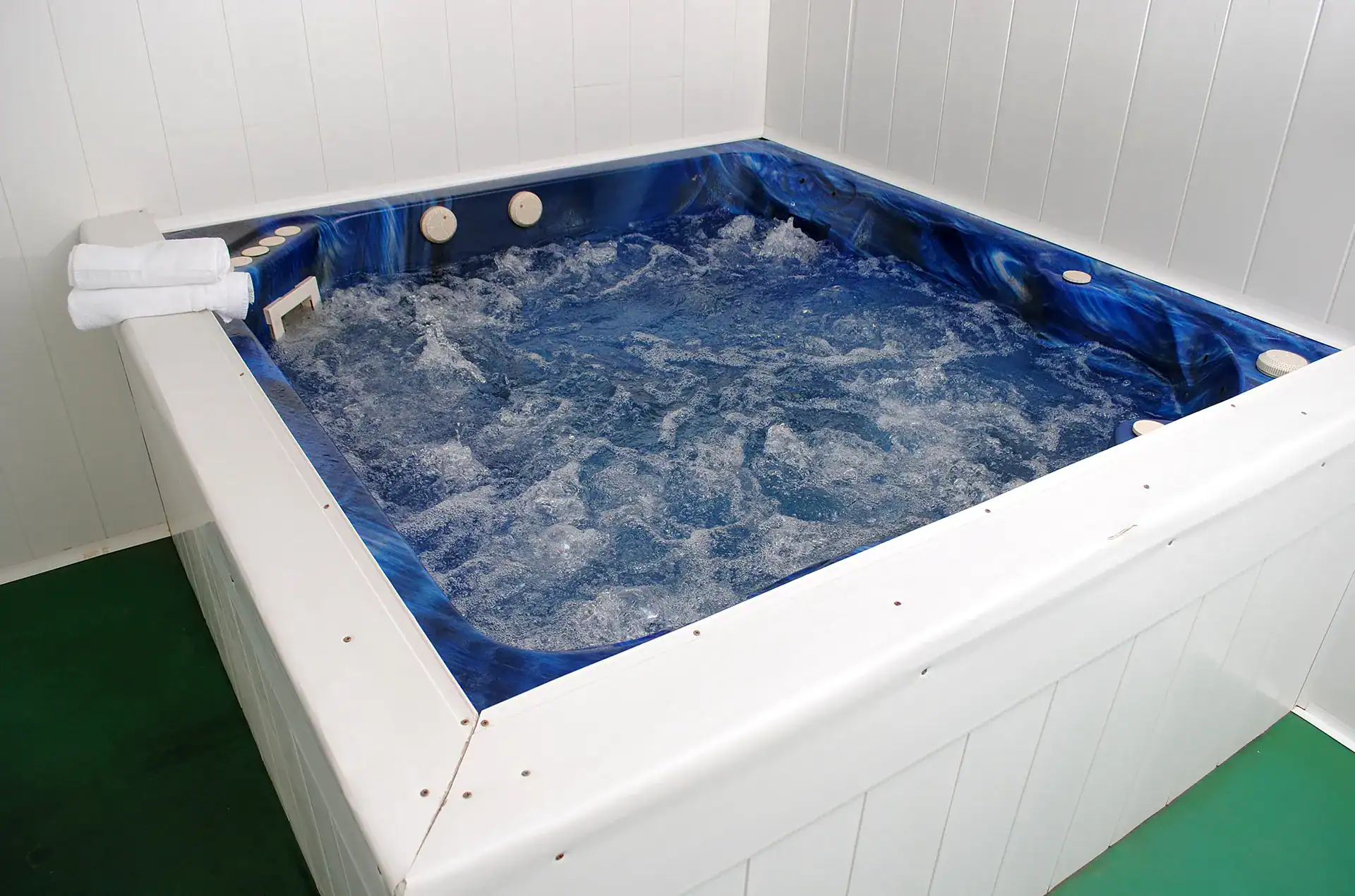 Bain à remous de la résidence de vacances Goelia Le Royal Peyragudes à Peyragudes