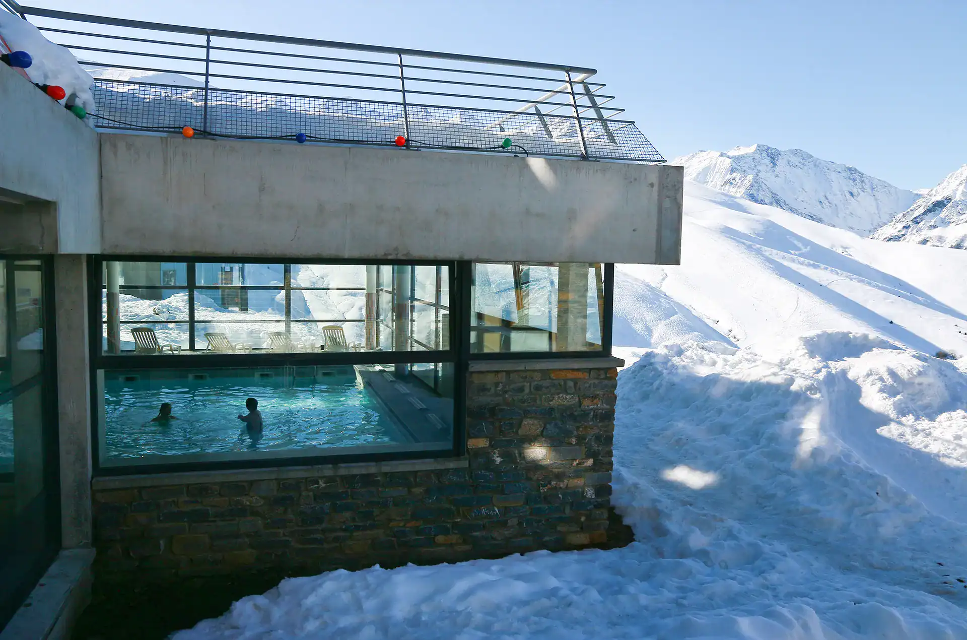 Heated indoor swimming-pool at the Goelia Le Hameau de Balestas holiday residence in Peyragudes