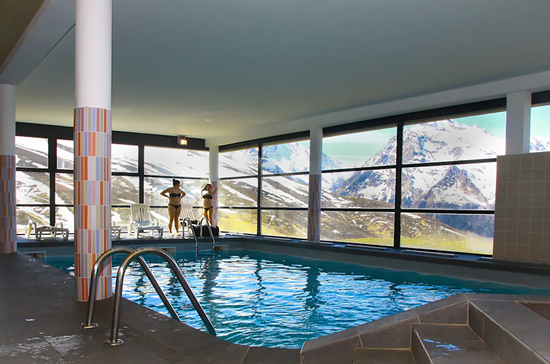 Heated indoor swimming-pool at the Goelia Le Hameau de Balestas holiday residence in Peyragudes