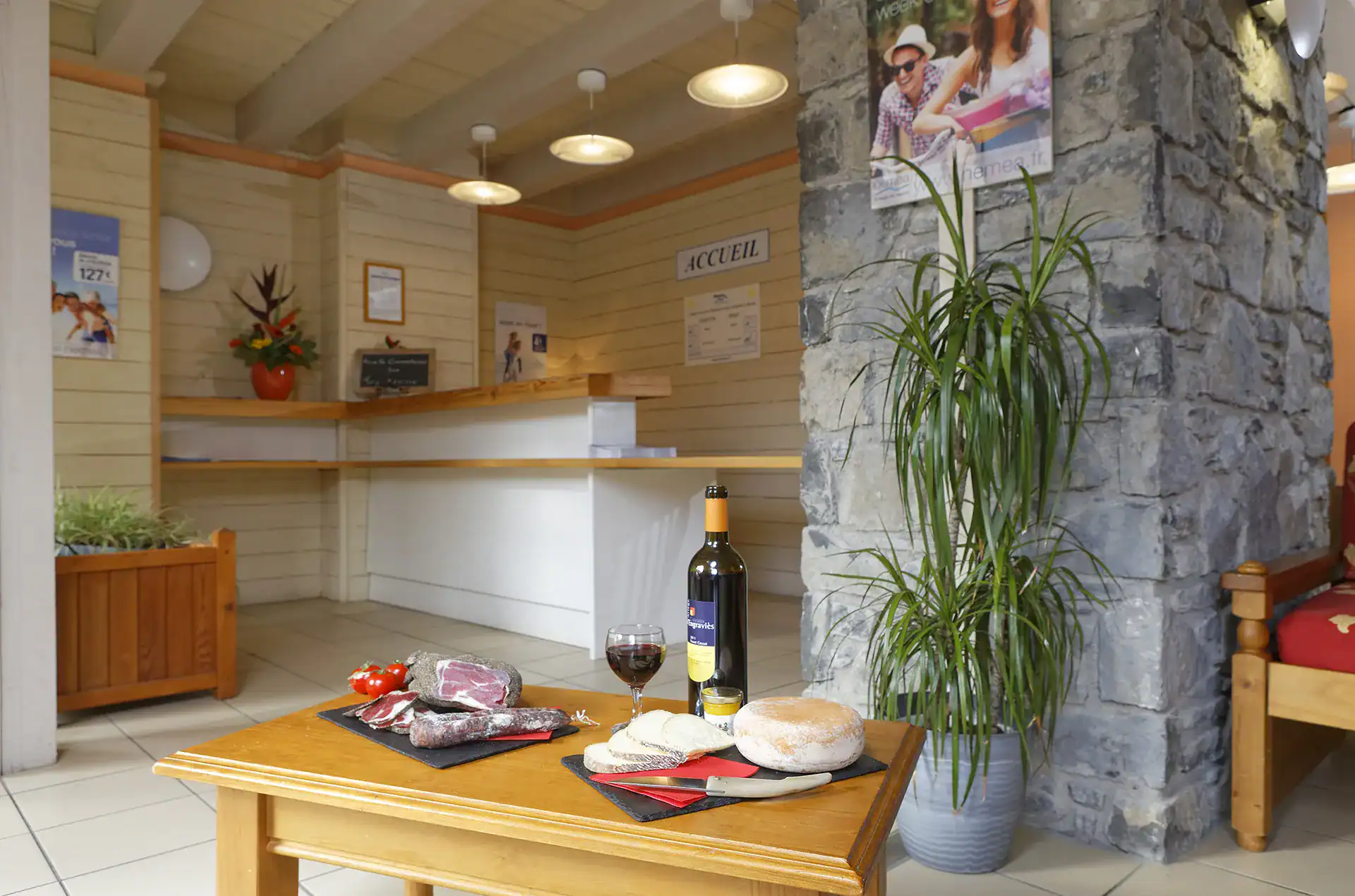 Reception at the Goelia Les Grands Ax holiday residence in Ax Les Thermes