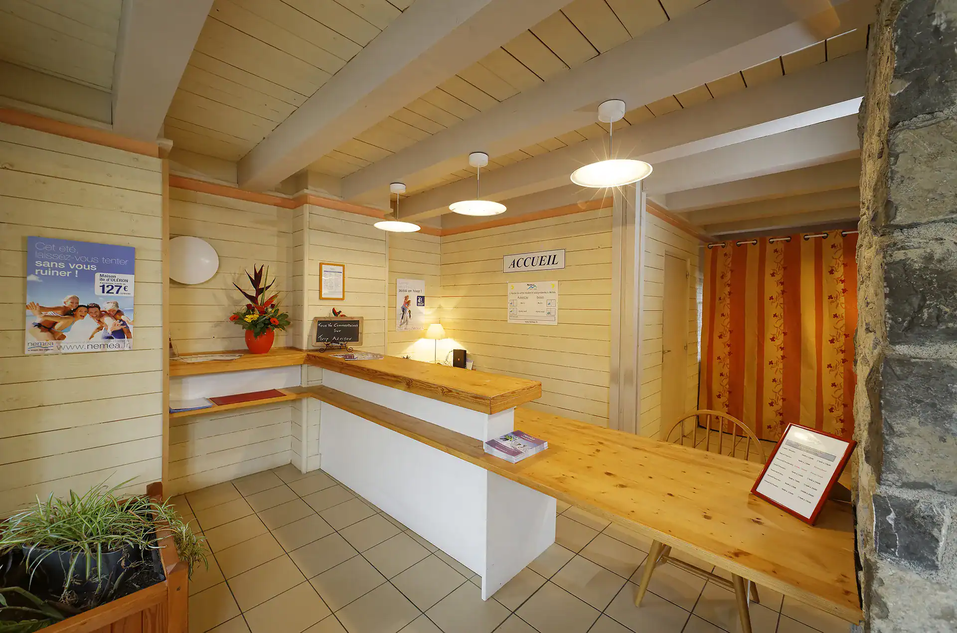 Reception at the Goelia Les Grands Ax holiday residence in Ax Les Thermes