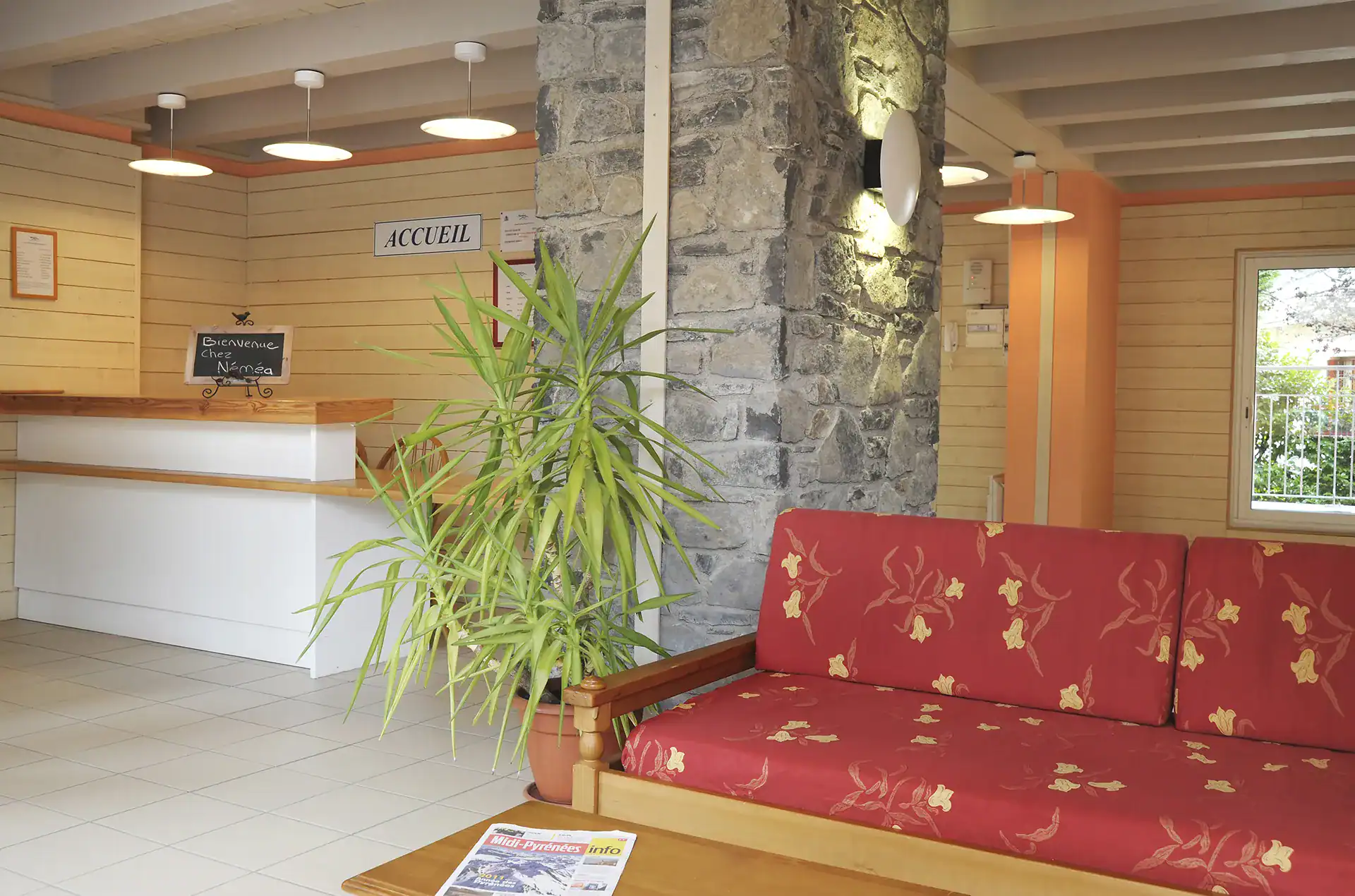 Reception at the Goelia Les Grands Ax holiday residence in Ax Les Thermes