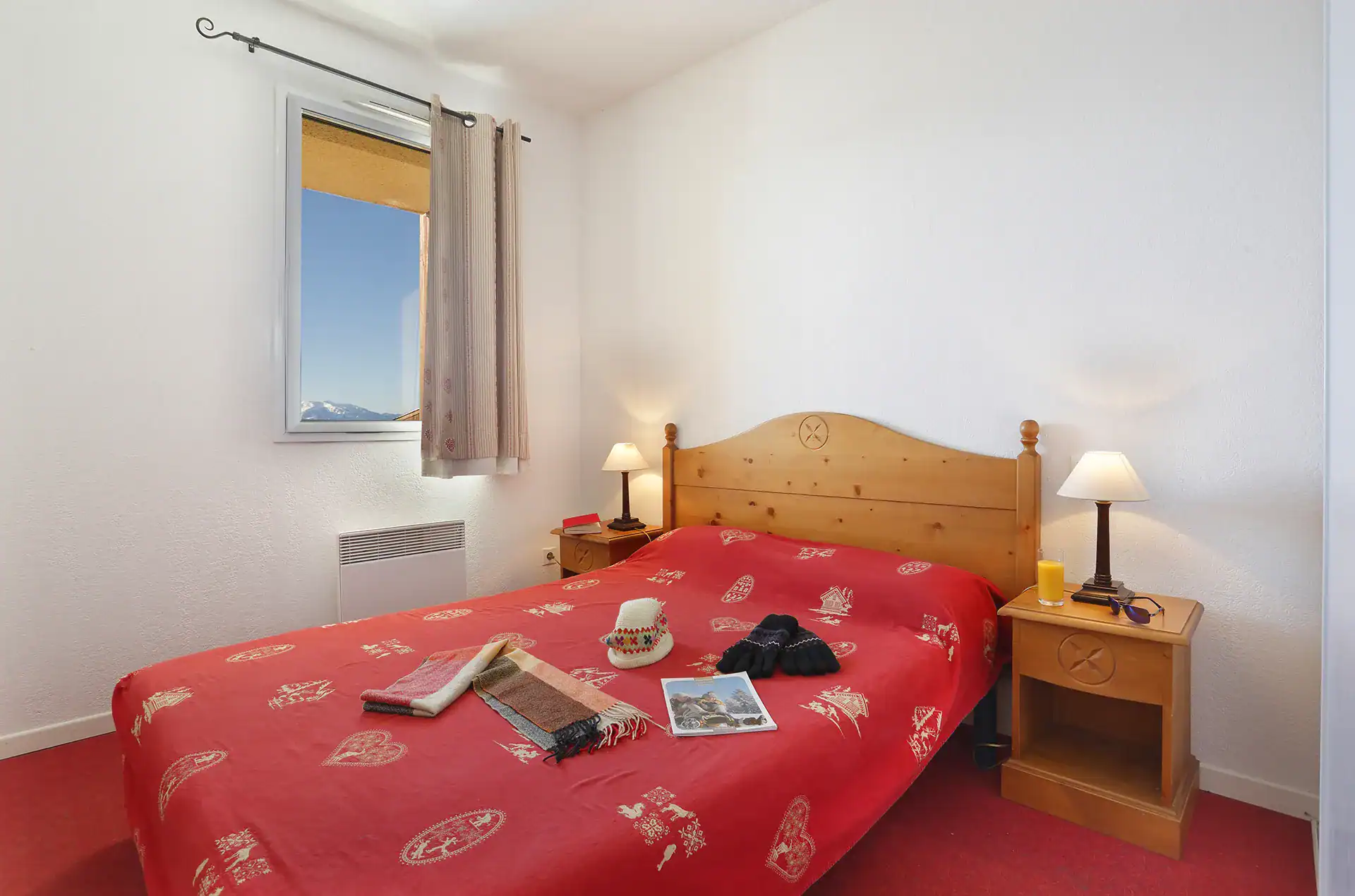 Example of a bedroom at Les Chalets du Belvédère Goélia holiday residence in Font Romeu