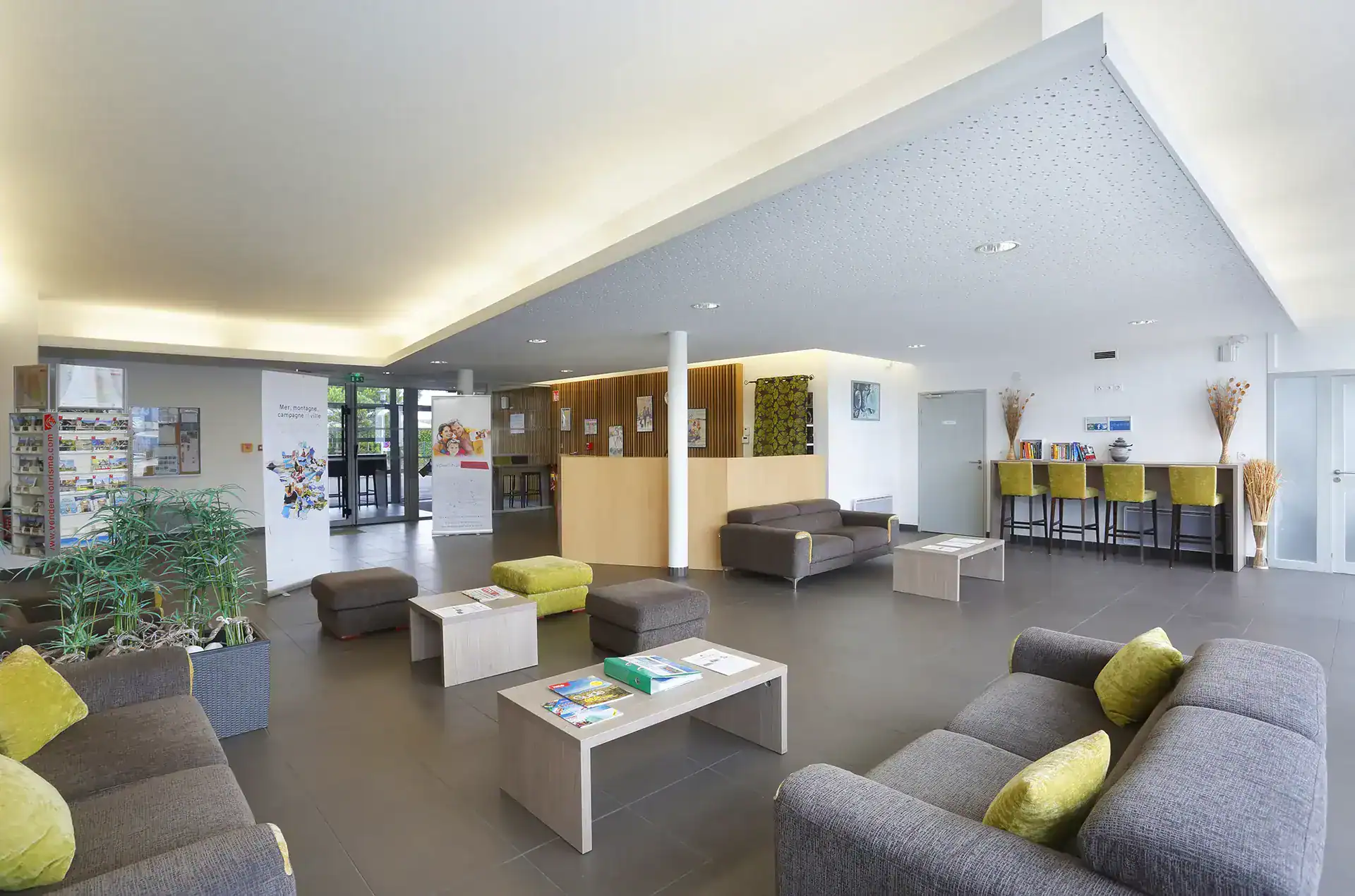 Reception at the Goélia Les Grands Rochers holiday residence in Les Sables d'Olonne 