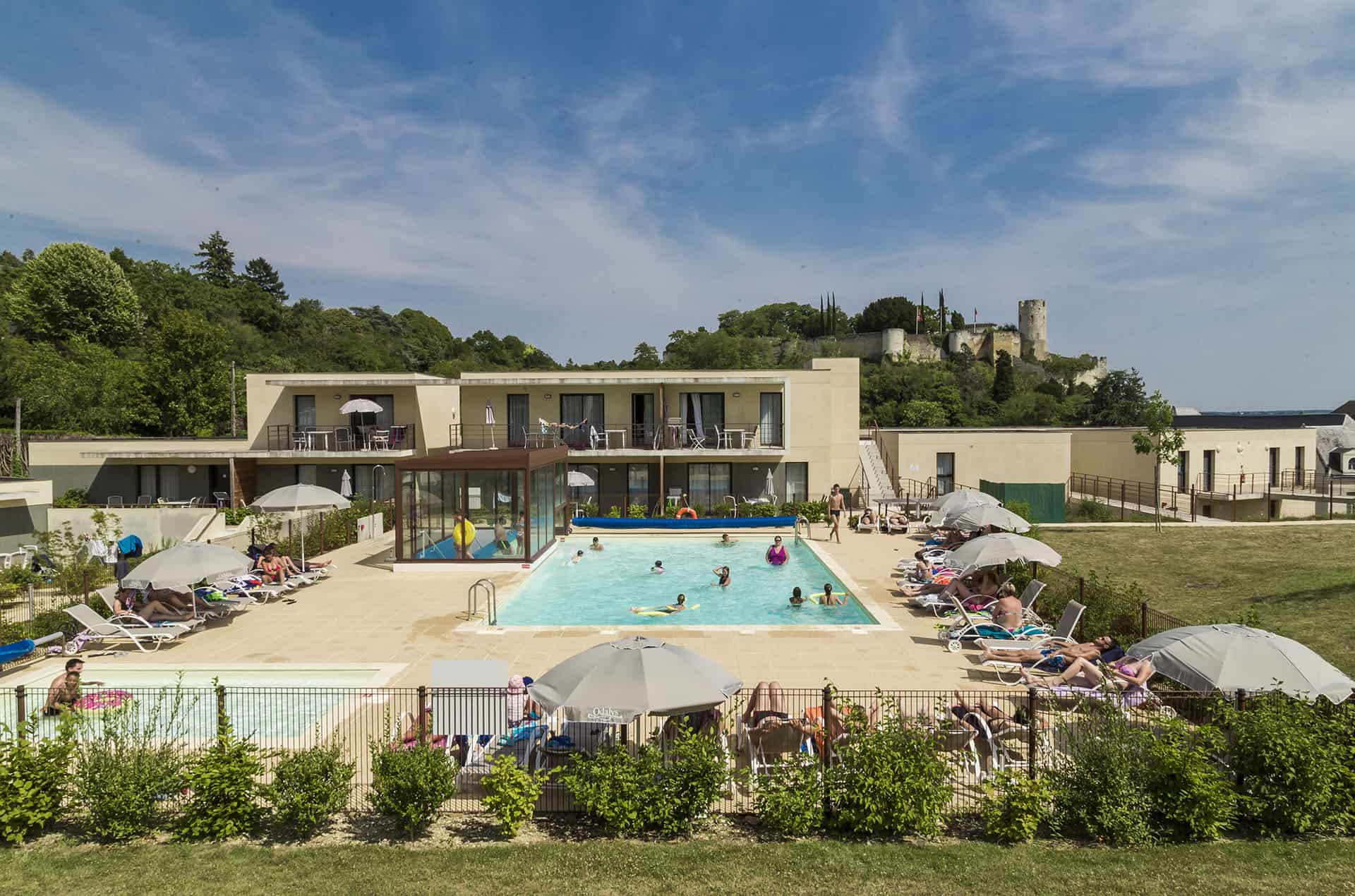 Piscine de la résidence de vacances Goélia Le Clos St Michel à Chinon dans les Châteaux de la Loire