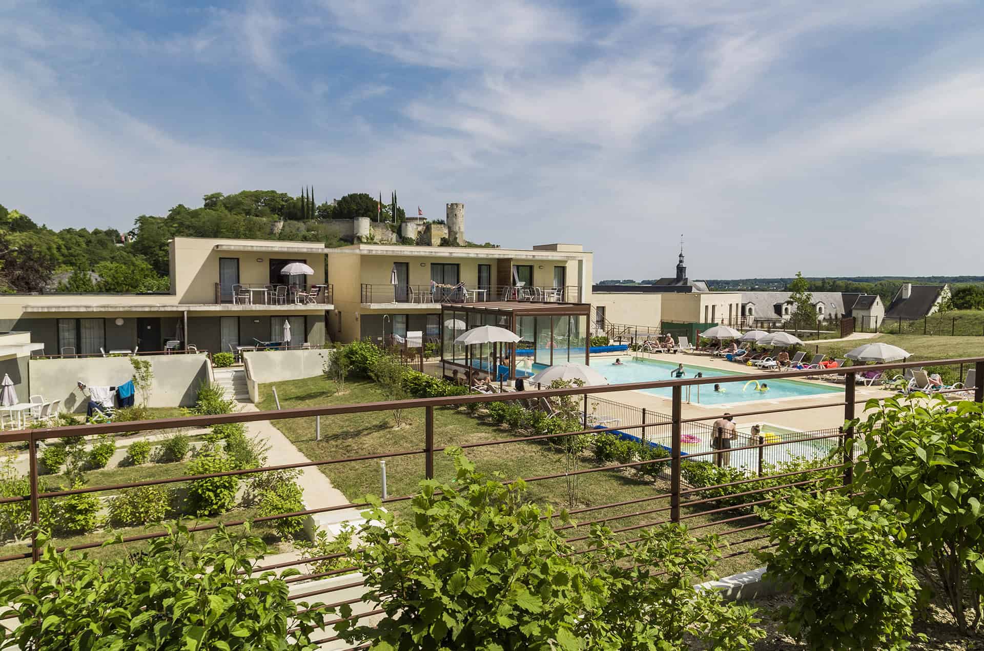 Piscine de la résidence de vacances Goélia Le Clos St Michel à Chinon dans les Châteaux de la Loire