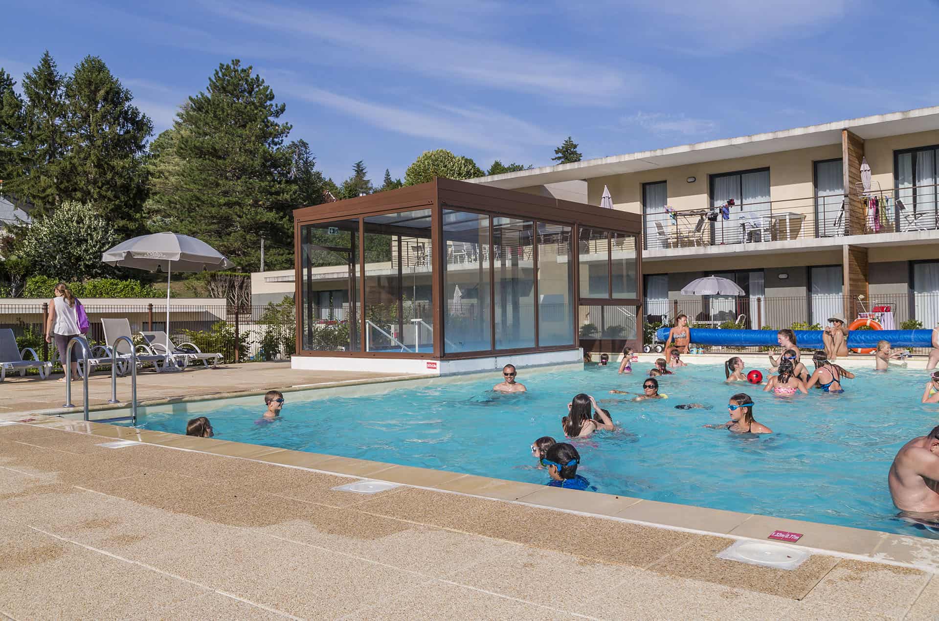 Piscine de la résidence de vacances Goélia Le Clos St Michel à Chinon dans les Châteaux de la Loire