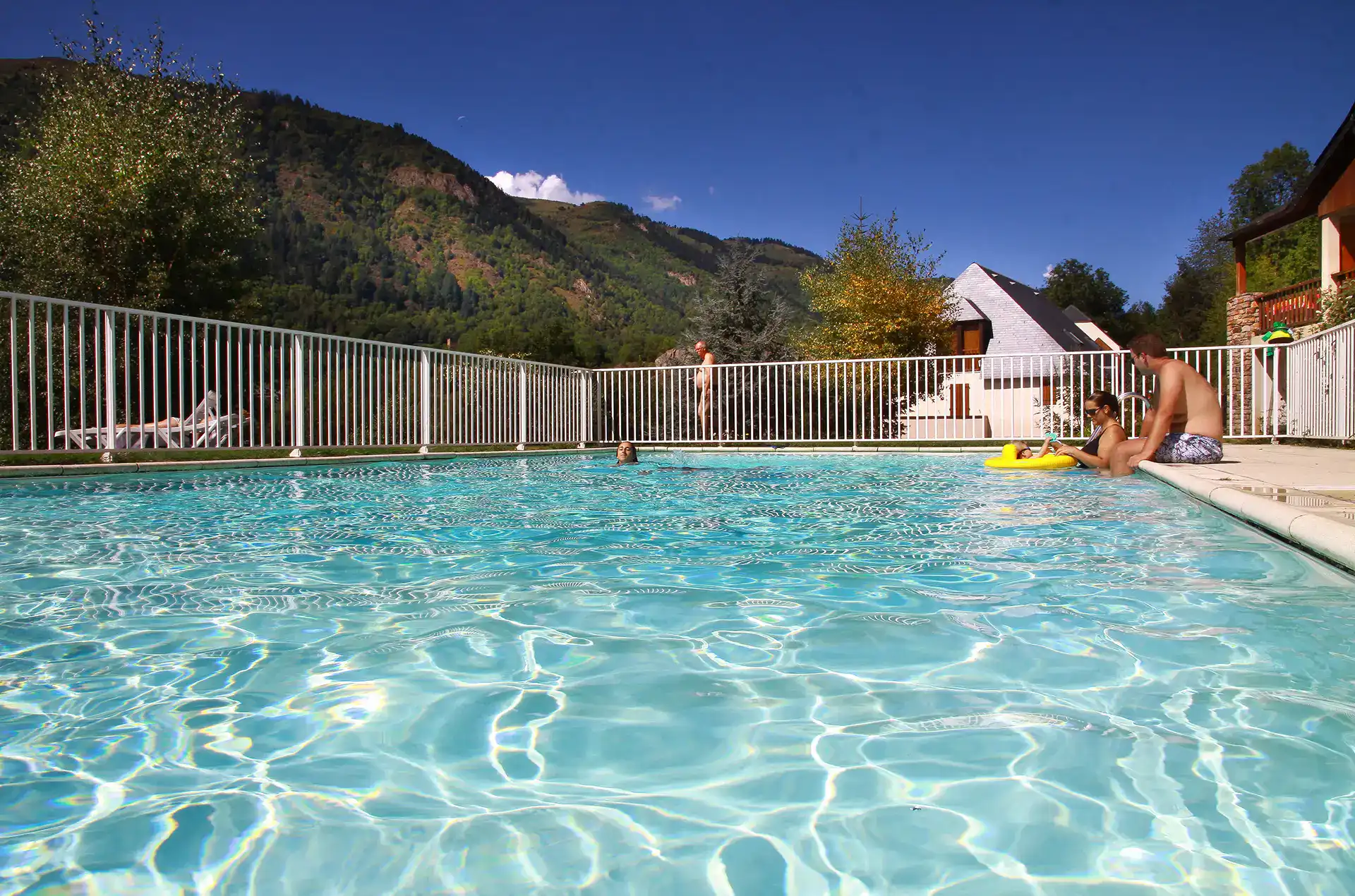 Swimming pool at La Soulane holiday residence in Loudenvielle