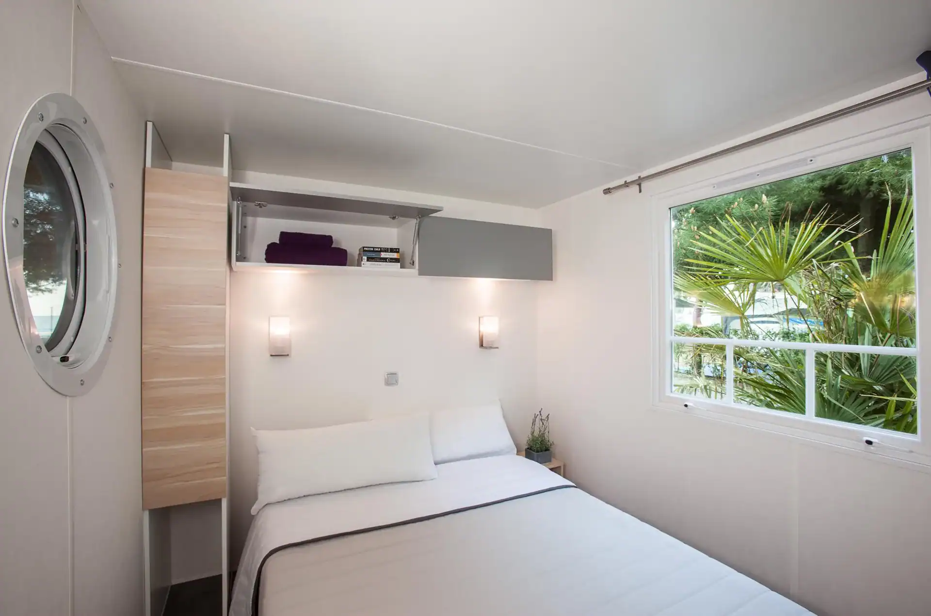 Exemple d'une chambre d'un mobile home 4/5 personnes du Camping Torre de la Mora à Tarragone en Espagne, sur la Costa Dorada