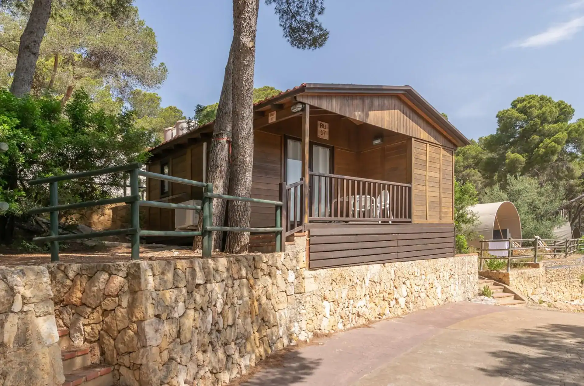 Exemple d'un bungalow Madera du Camping Torre de la Mora à Tarragone en Espagne, sur la Costa Dorada