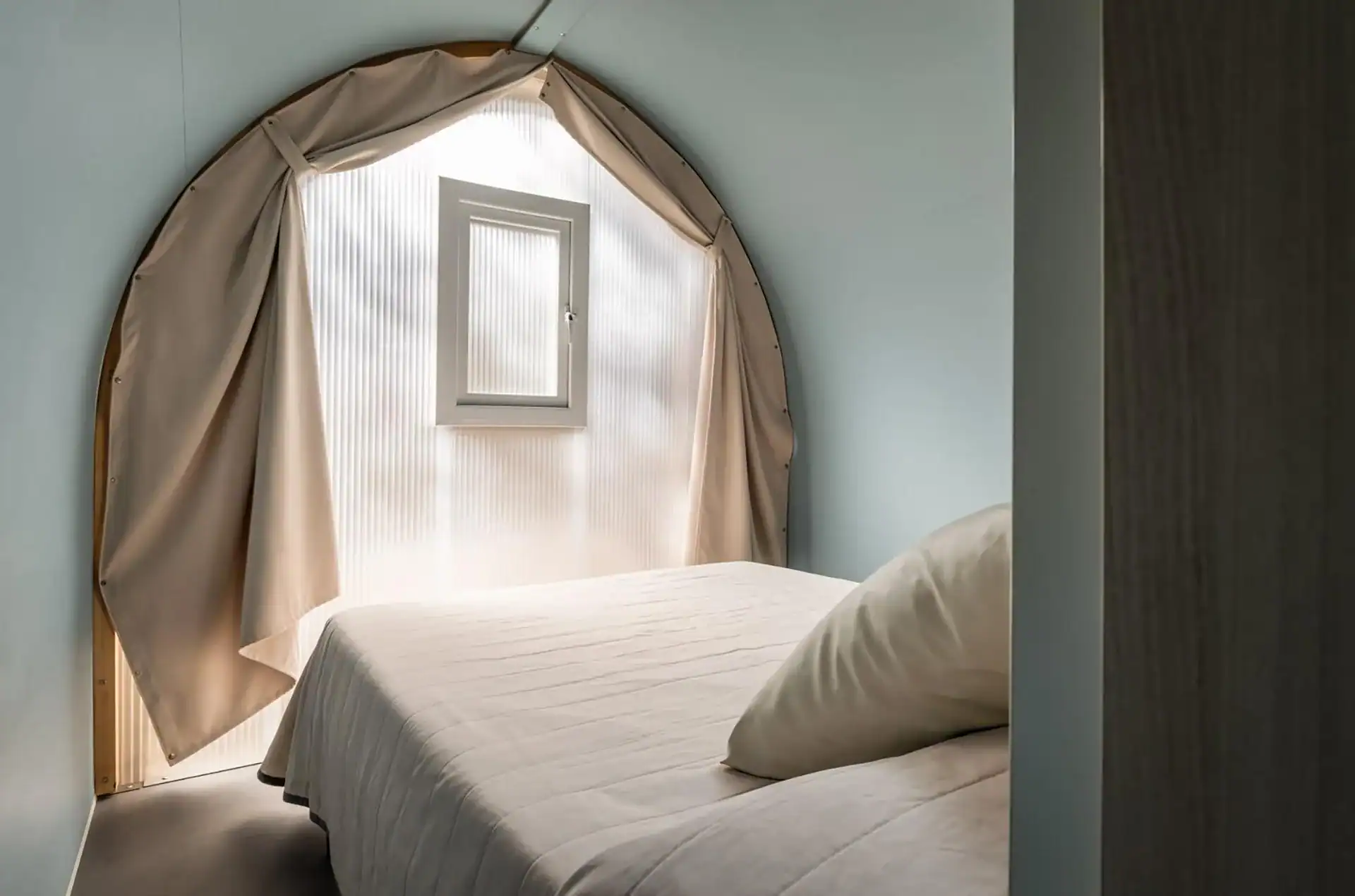 Exemple d'une tente coco du Camping Torre de la Mora à Tarragone en Espagne, sur la Costa Dorada