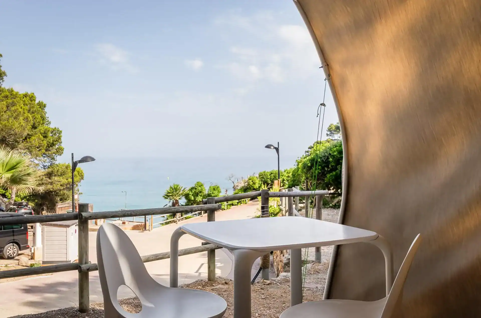 Exemple de vue d'une tente coco du Camping Torre de la Mora à Tarragone en Espagne, sur la Costa Dorada