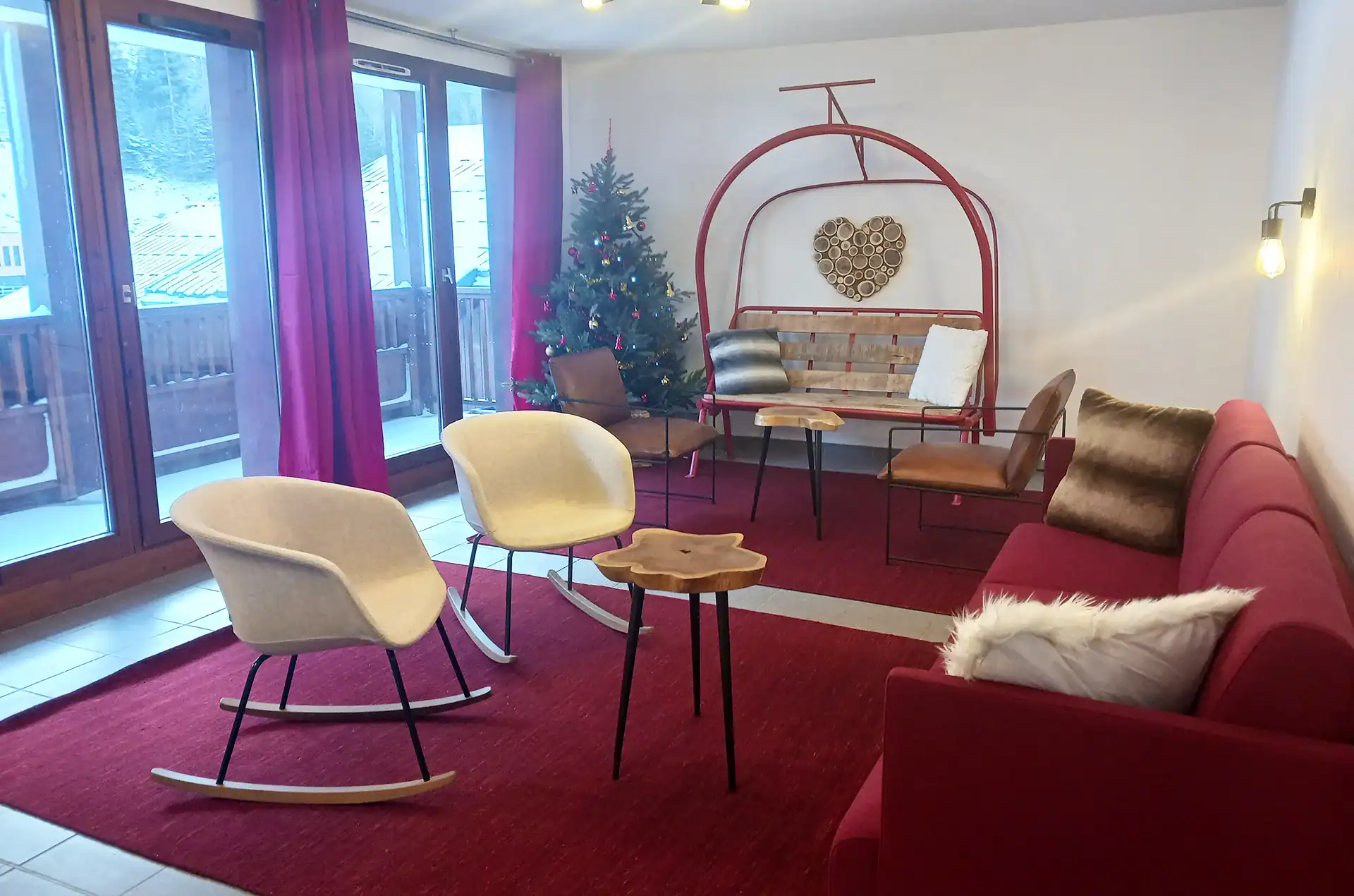 Reception of the Goélia Les Balcons d'Anaïs holiday residence in La Norma, in the Northern Alps. 