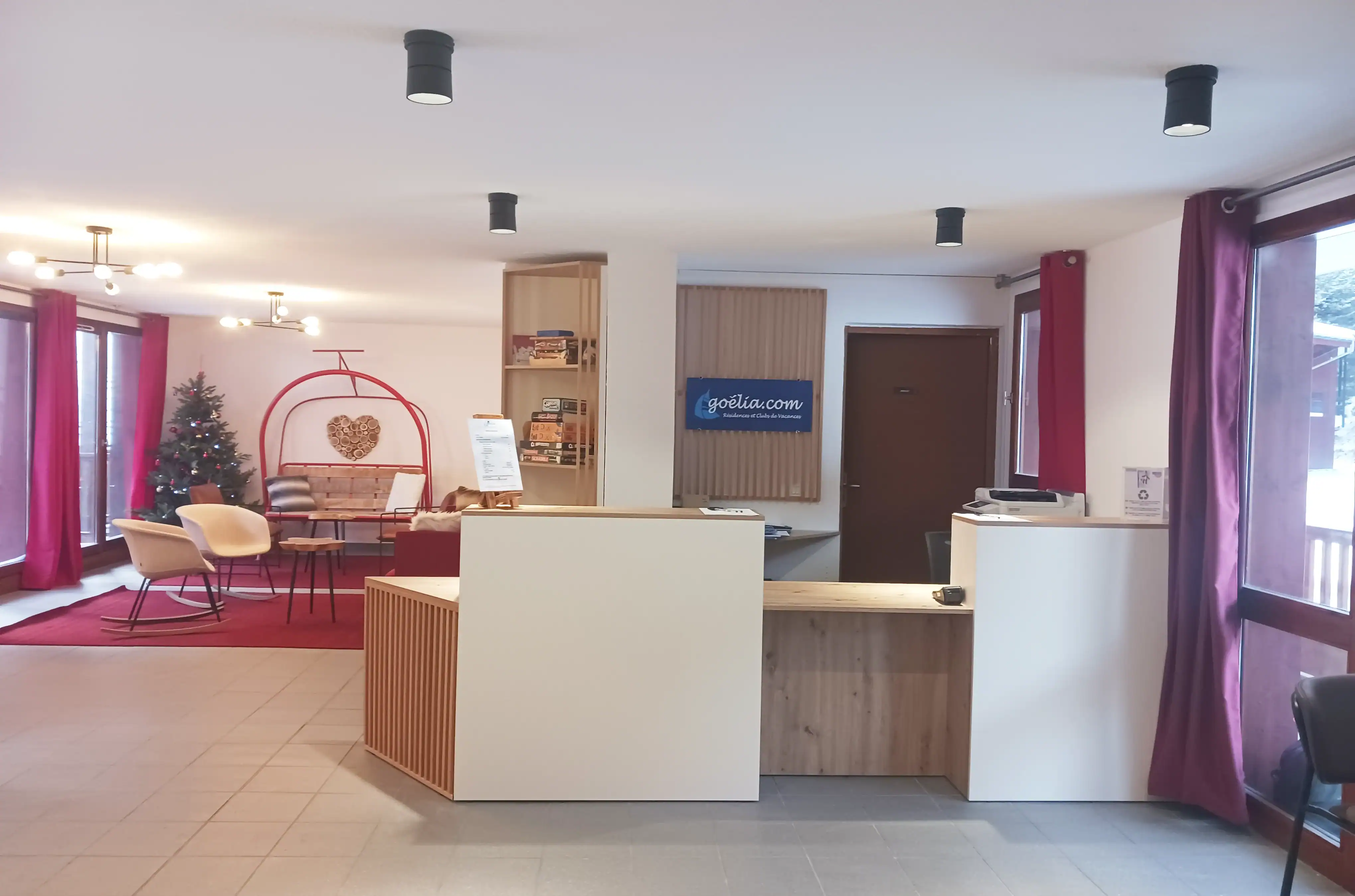 Reception of the Goélia Les Balcons d'Anaïs holiday residence in La Norma, in the Northern Alps. 