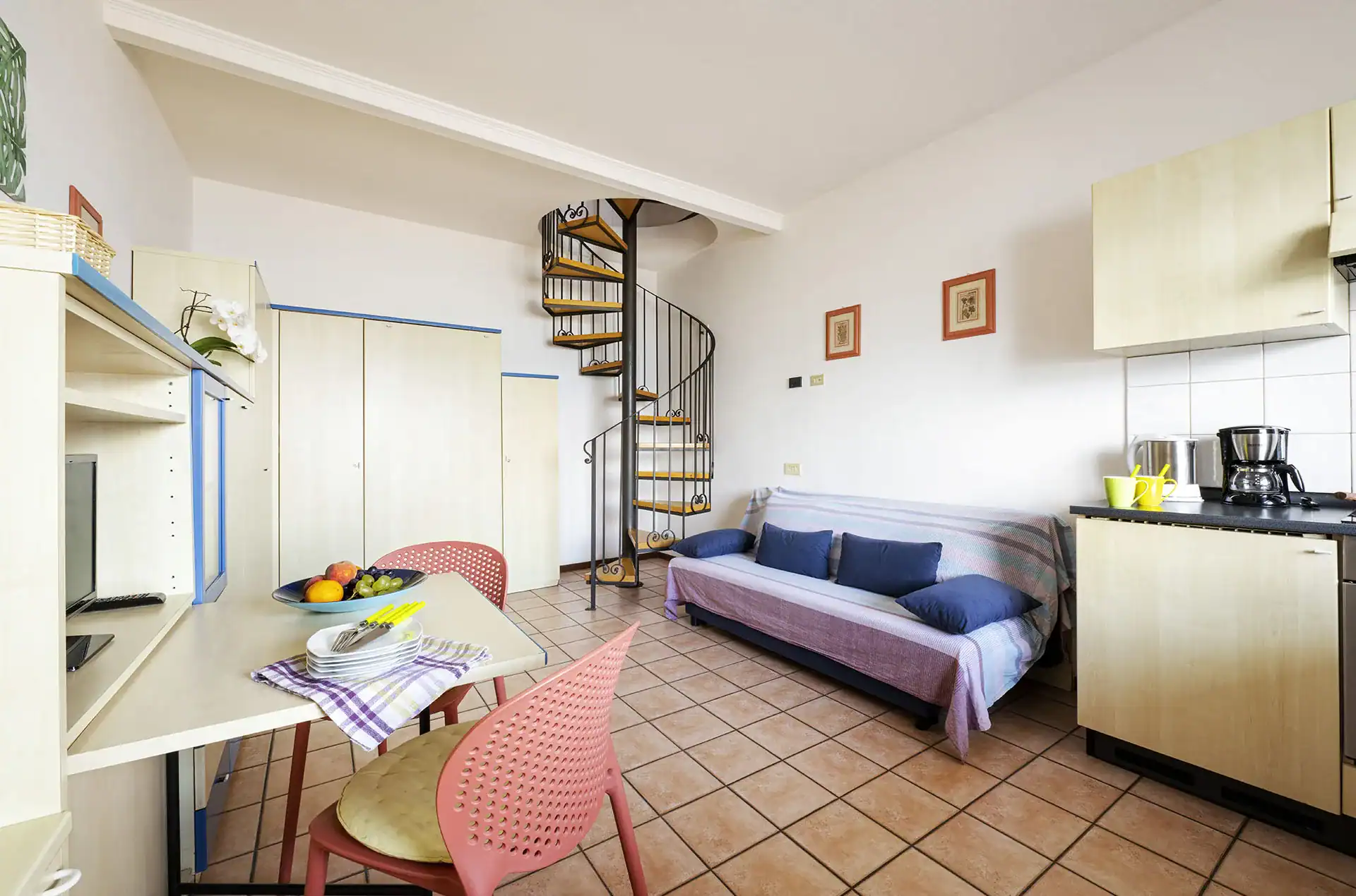 Exemple d'un intérieur d'un logement 2 pièces 5 personnes standard de la résidence de vacances Casa & Vela à Oggebbio sur le Lac Majeur