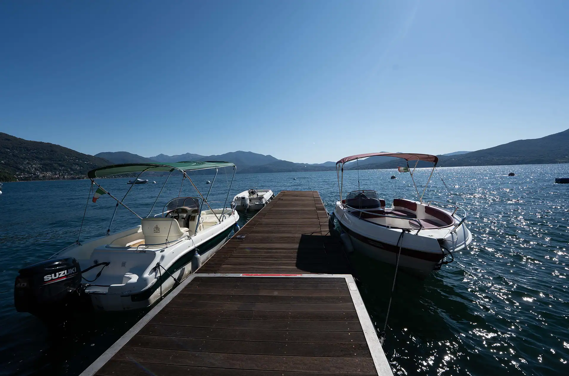 Le Lac Majeur en face de la résidence de vacances  Casa & Vela à Oggebbio