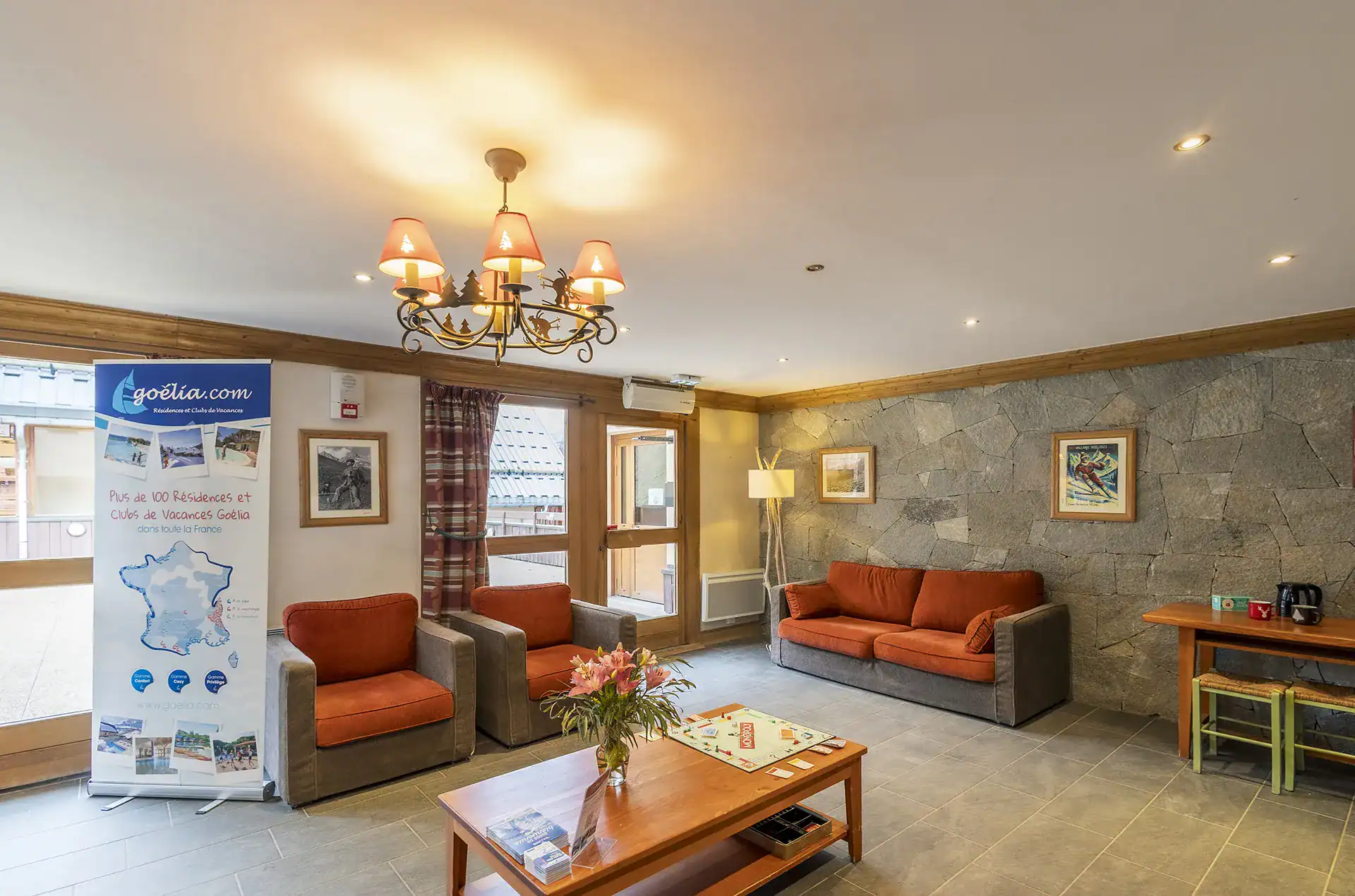 Réception de la résidence de vacances Goélia les Chalets Valoria à Valloire