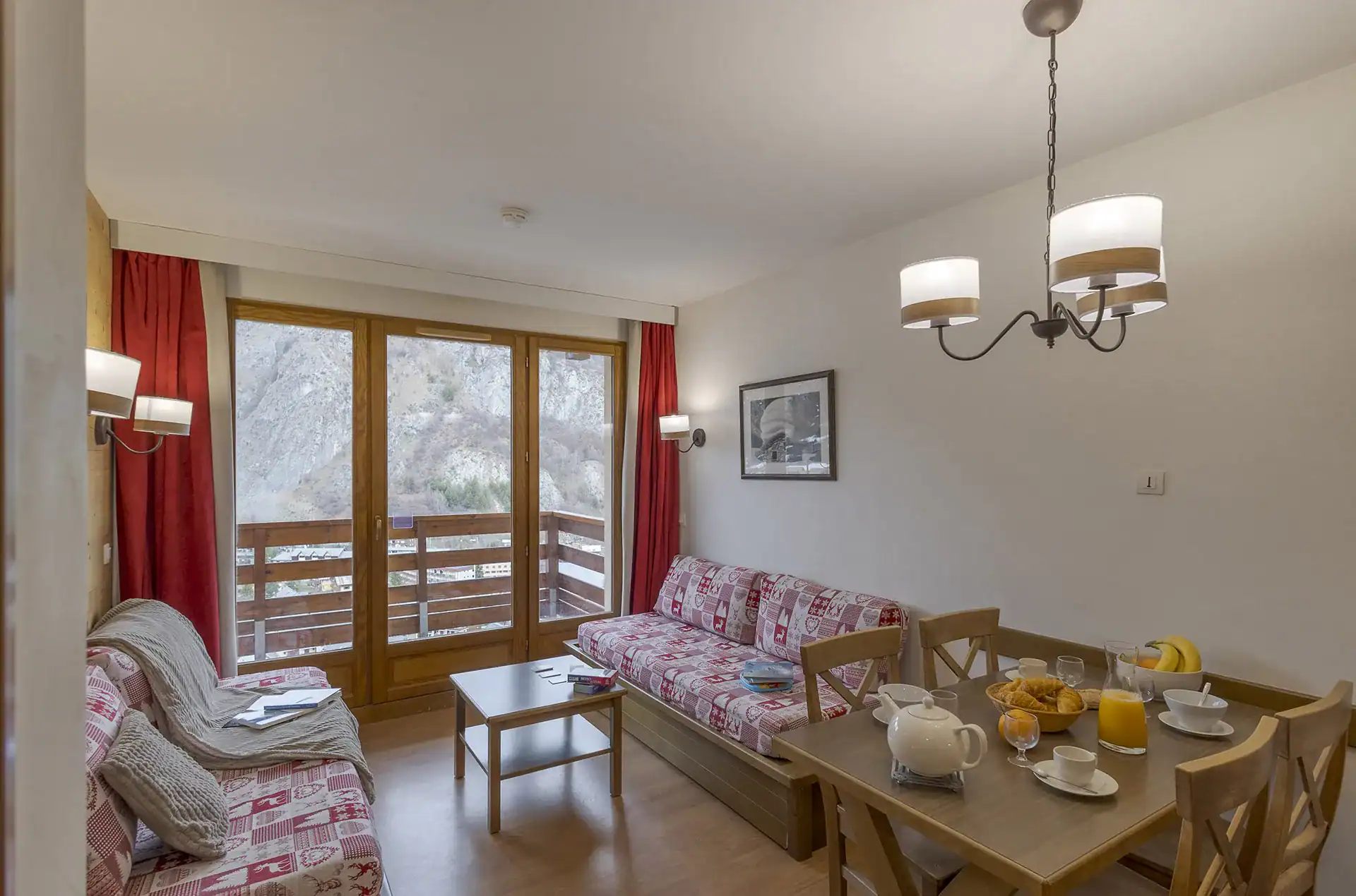 Exemple d'intérieur d'un appartement de la résidence de vacances Goélia Les Chalets Valoria à Valloire 