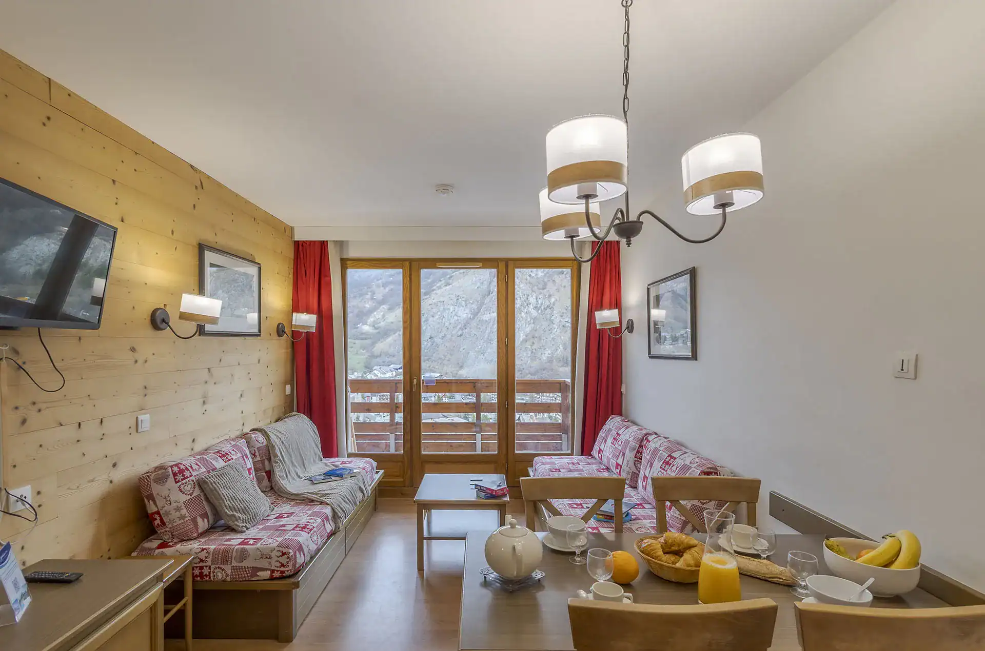 Exemple d'intérieur d'un appartement de la résidence de vacances Goélia Les Chalets Valoria à Valloire 