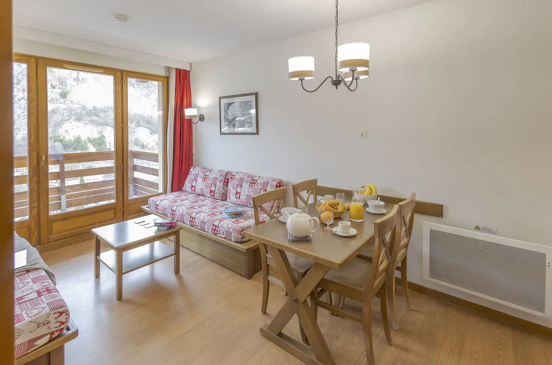 Exemple d'intérieur d'un appartement de la résidence de vacances Goélia Les Chalets Valoria à Valloire 