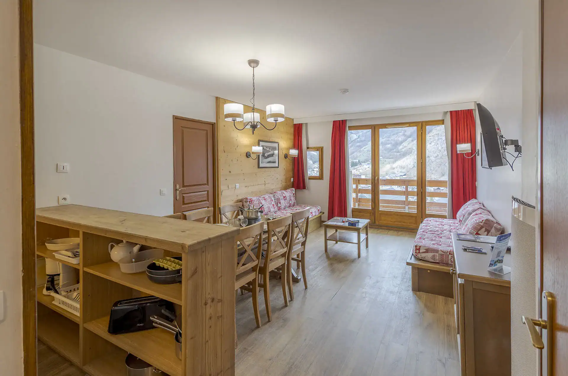 Exemple d'intérieur d'un appartement de la résidence de vacances Goélia Les Chalets Valoria à Valloire 