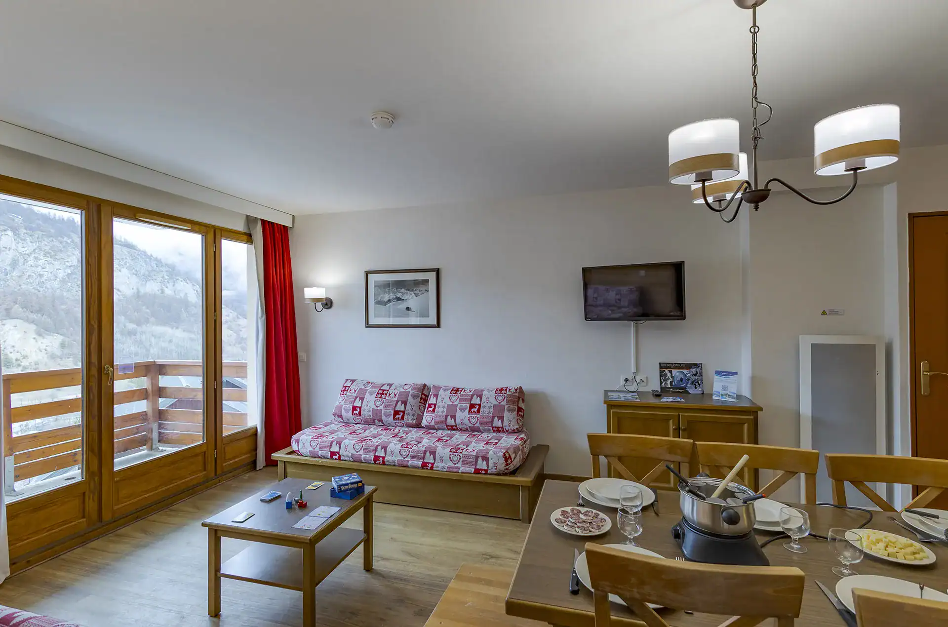Exemple d'intérieur d'un appartement de la résidence de vacances Goélia Les Chalets Valoria à Valloire 