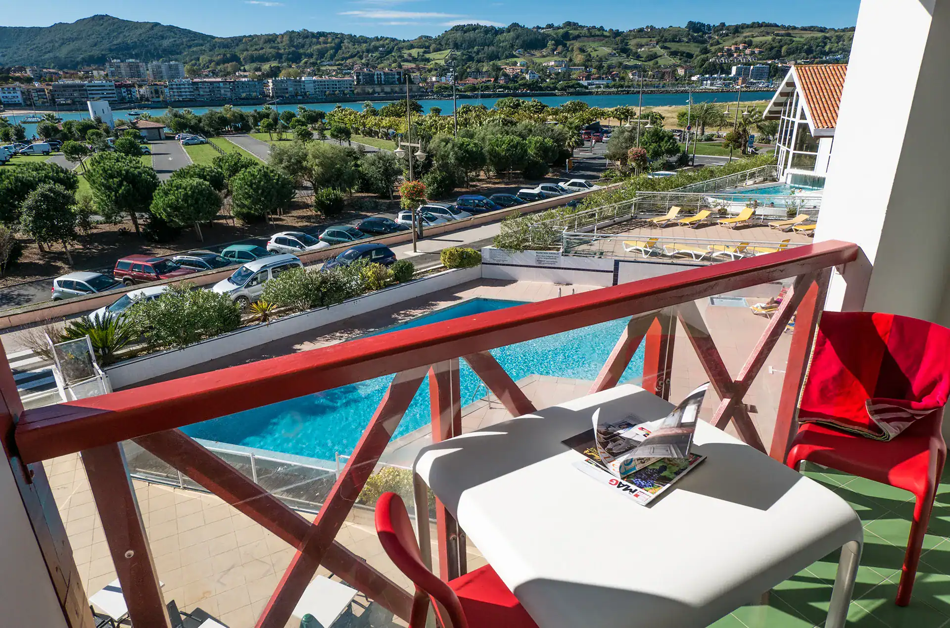 Piscine de la de la résidence de vacances Sokoburu à Hendaye