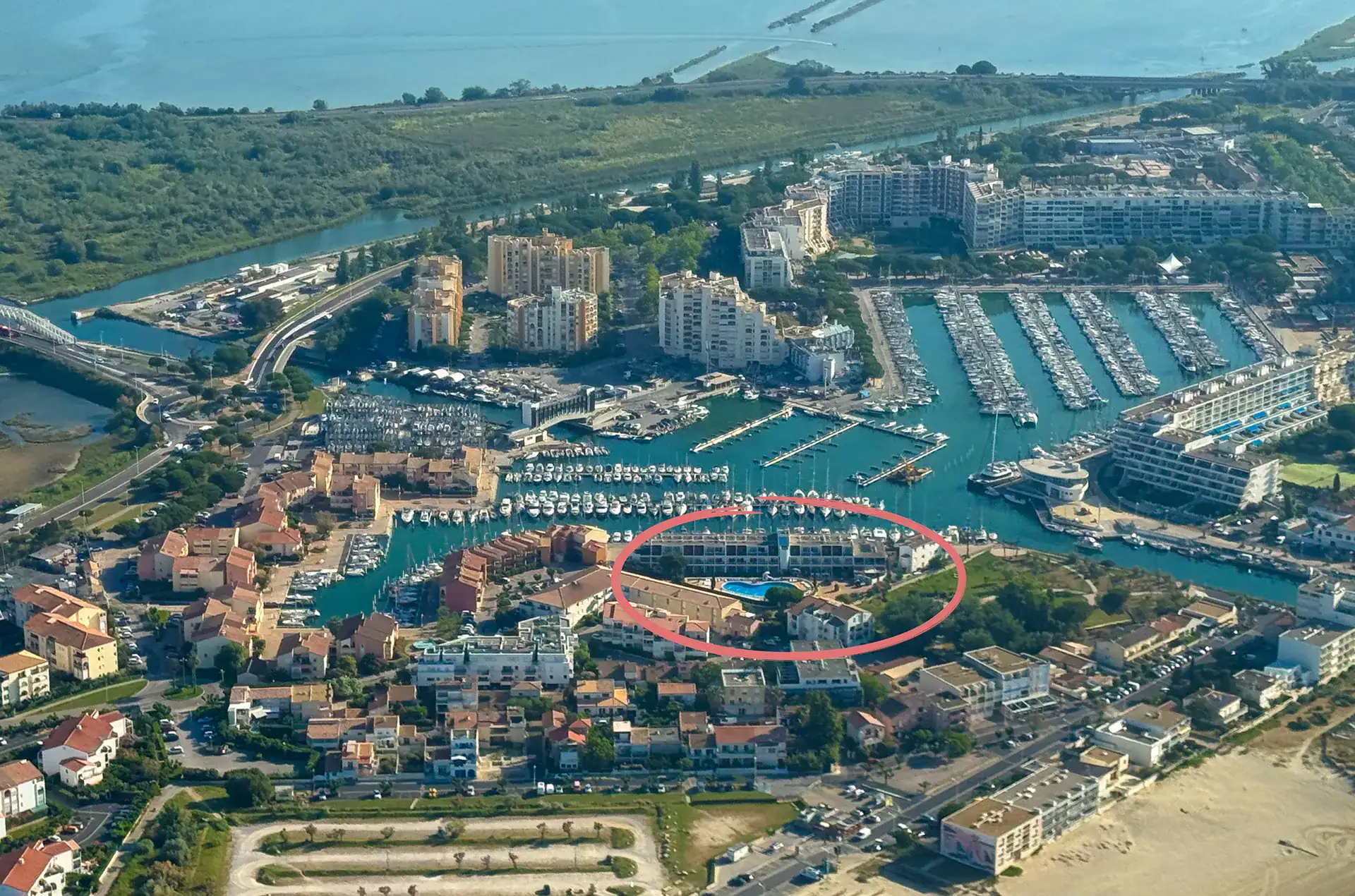 Vue aérienne de la résidence de vacances Aguylène à Carnon