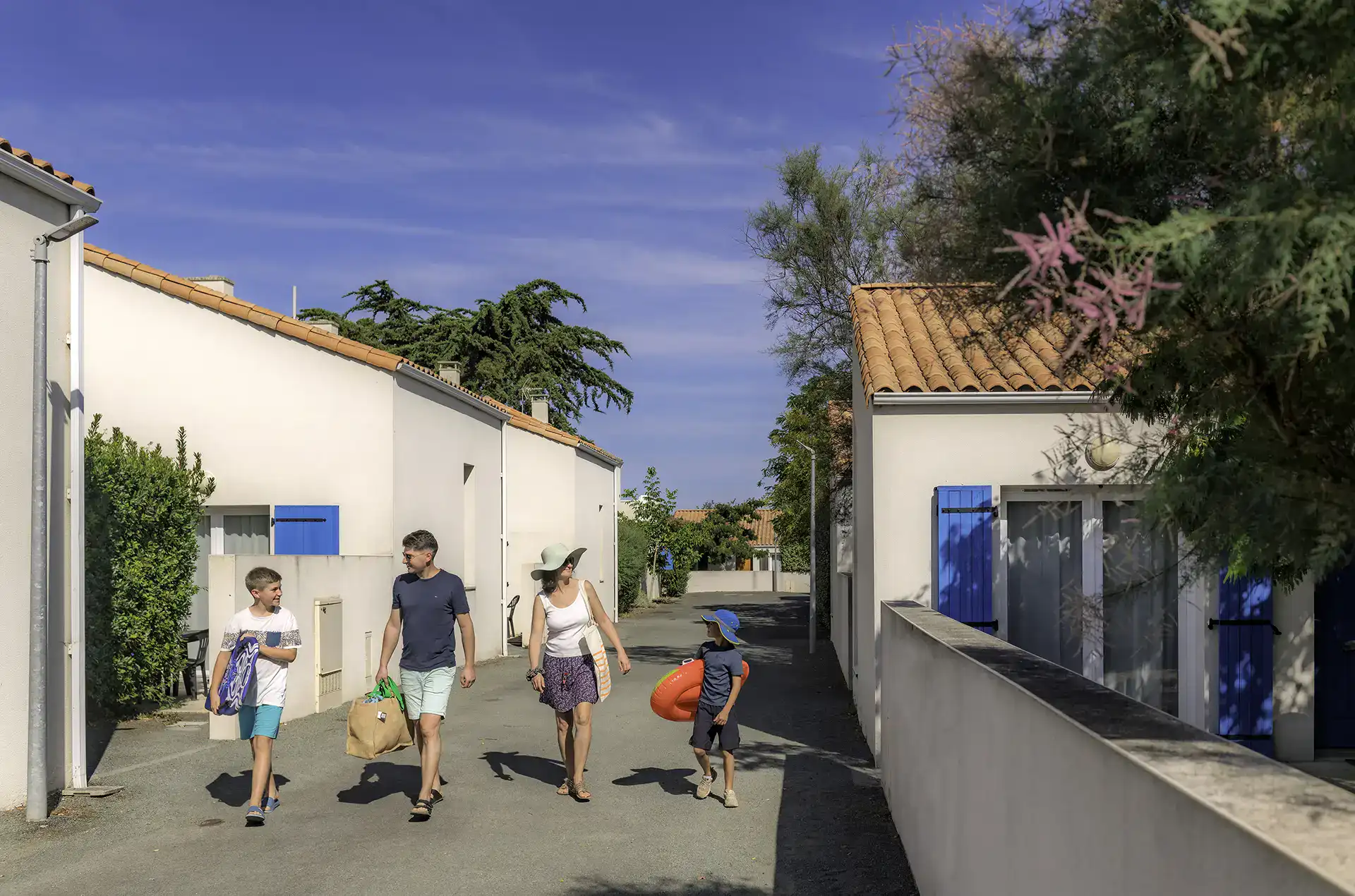 Extérieurs de la résidence de vacances de vacances Goélia Les grands Rochers aux Sables d'Olonne 
