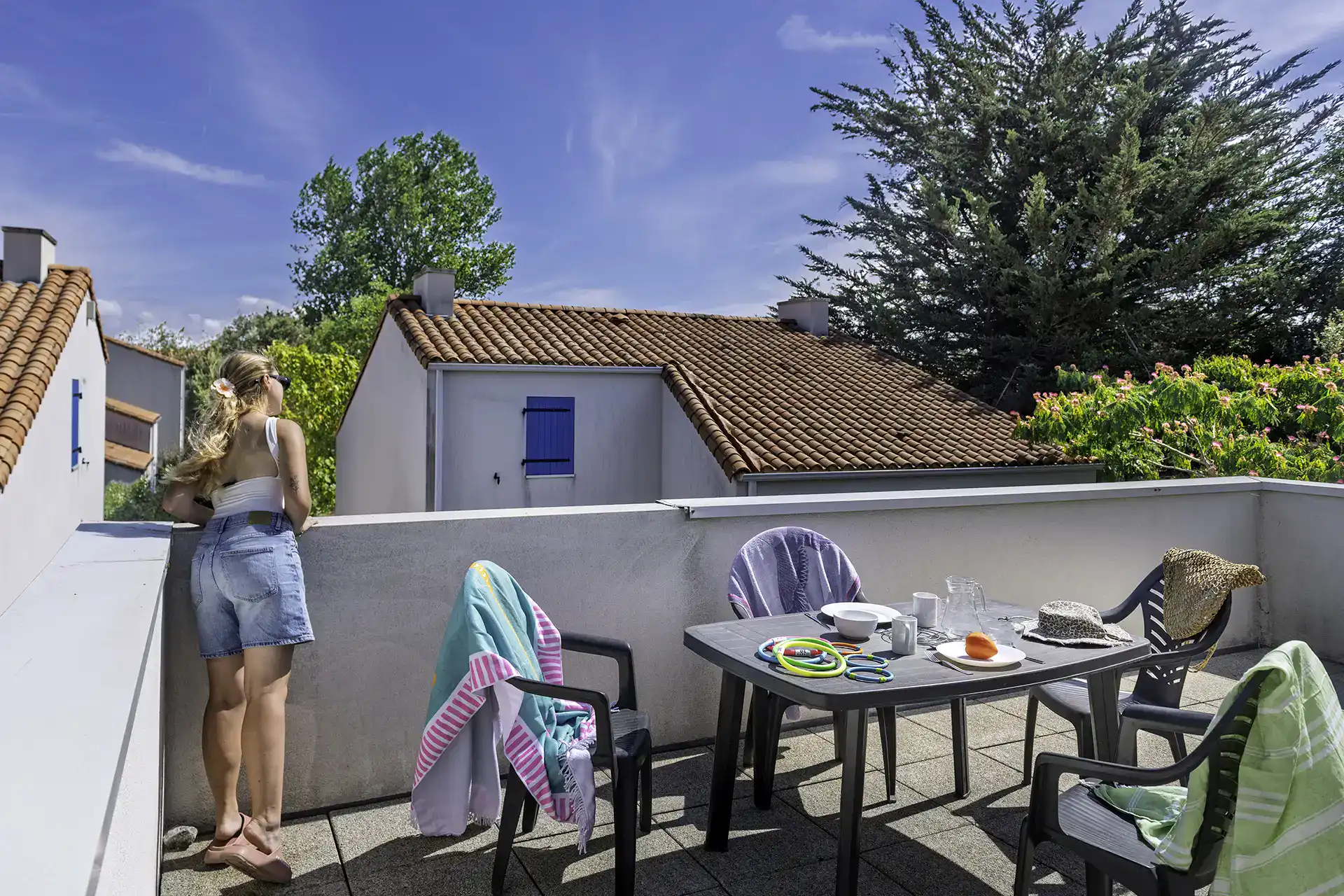 Exemple de terrasse d'un logement de la résidence de vacances de vacances Goélia Les grands Rochers aux Sables d'Olonne 
