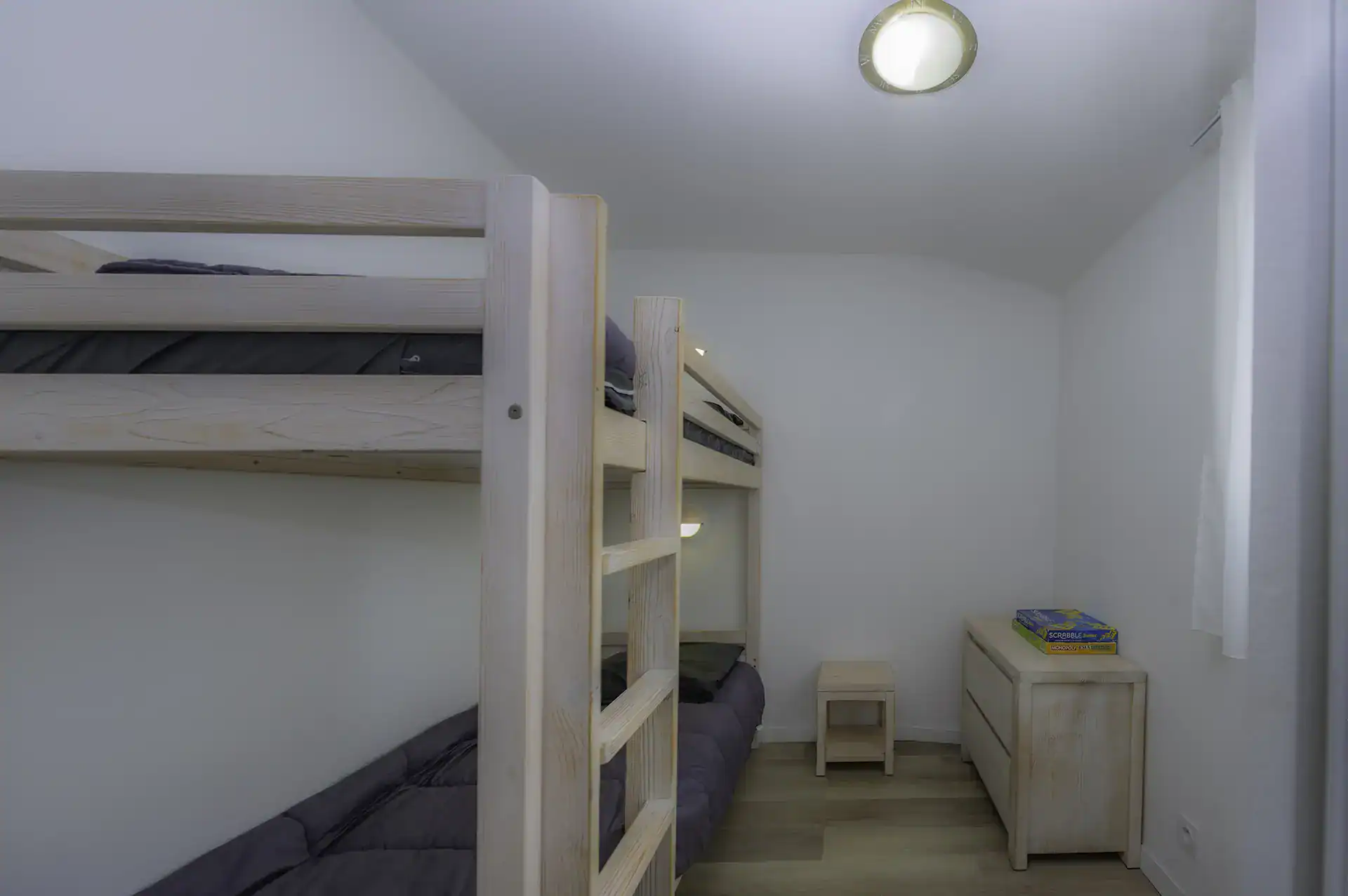 Exemple de chambre avec lits superposés de  la résidence de vacances Goélia Les grands Rochers aux Sables d'Olonne 