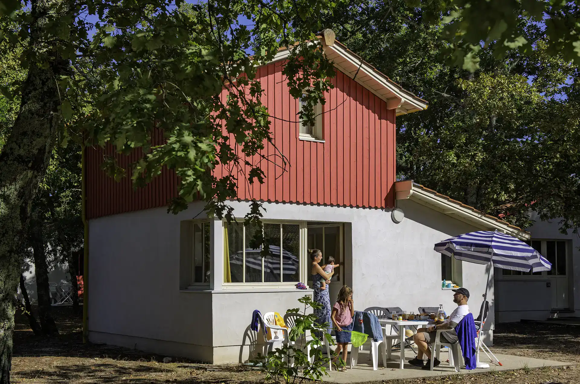 Exemple d'une terrasse d'une cabane de pêcheurs de la résidence de vacances Goélia Les Rives de St Brice à Arès sur le Bassin d'Arcachon