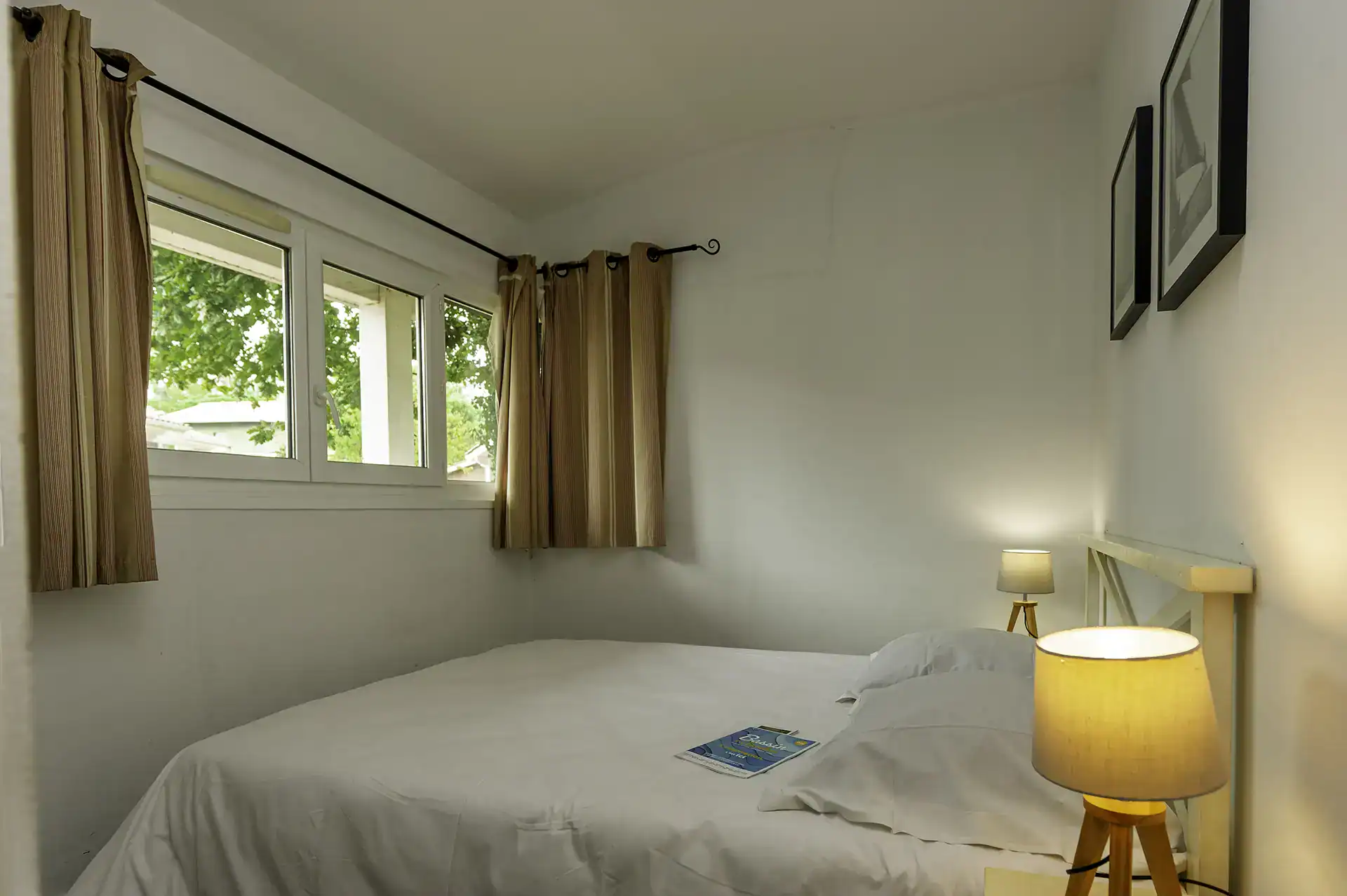 Exemple d'une chambre double d'une maison arcachonnaise de la résidence de vacances Goélia Les Rives de St Brice à Arès