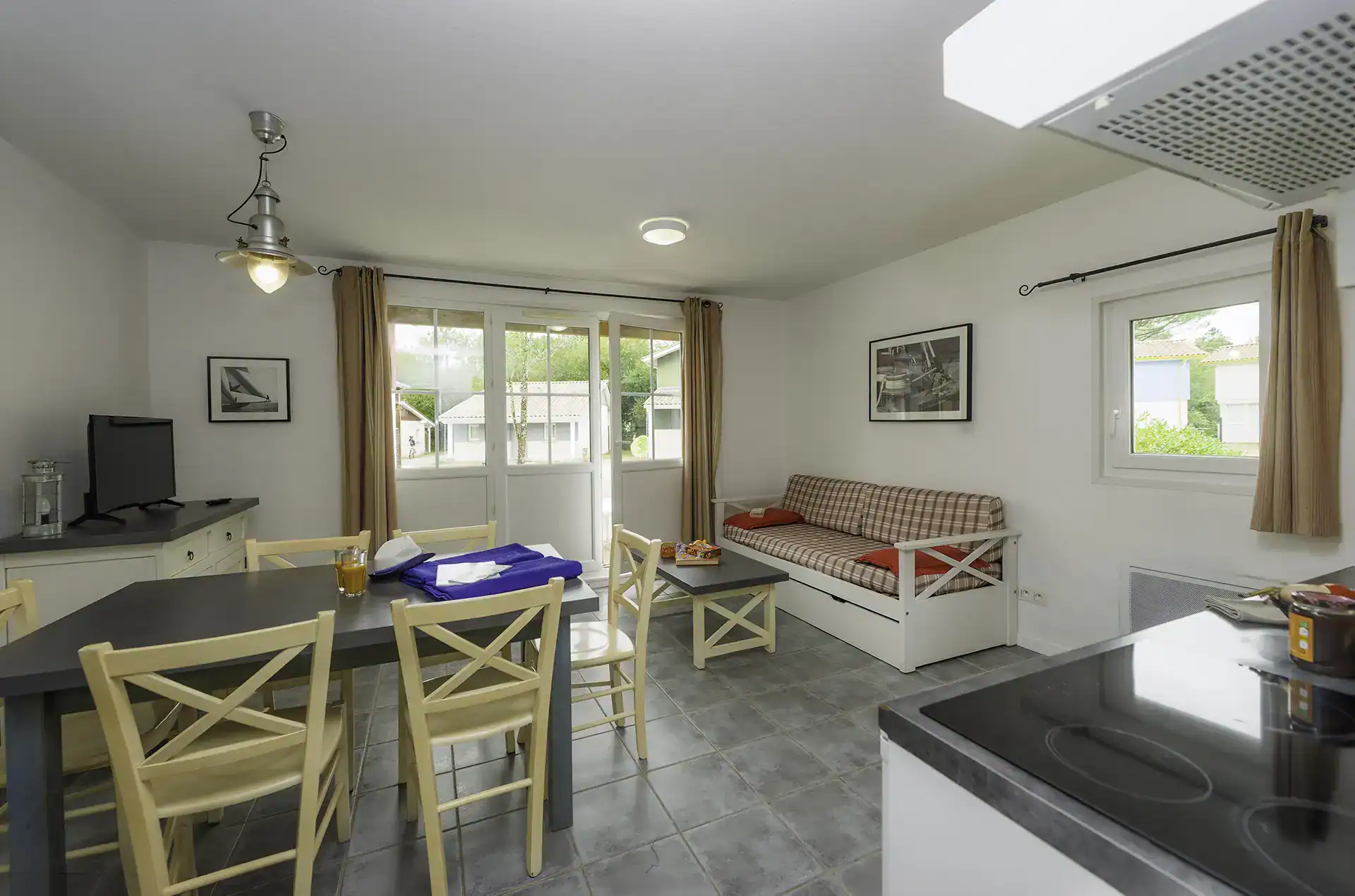 Exemple d'un intérieur d'une maison arcachonnaise 3 pièces duplex pour 6 personnes de la résidence de vacances Goélia Les Rives de St Brice à Arès sur le Bassin d'Arcachon